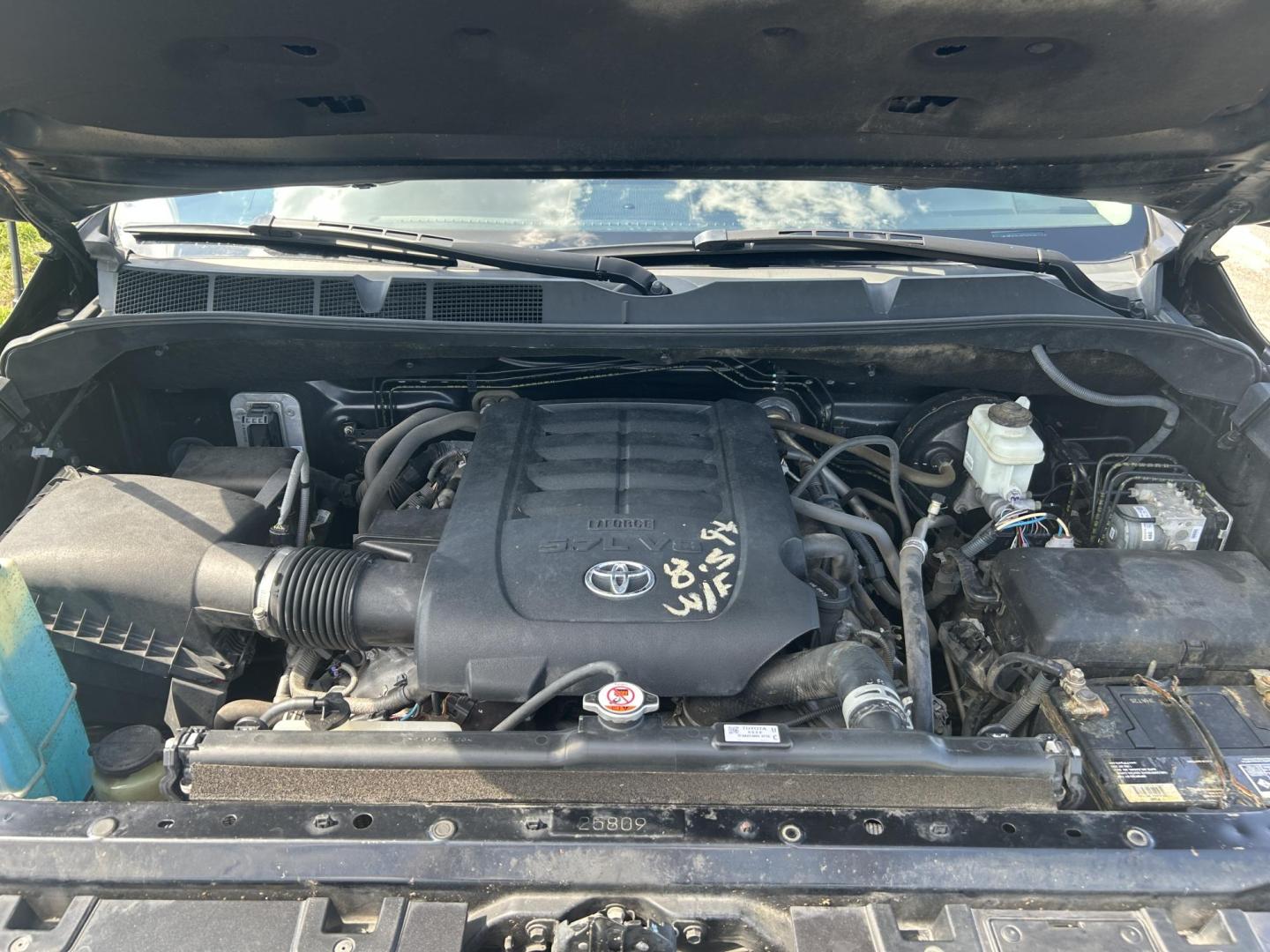 2018 BLACK /Black Toyota Tundra Platinum CrewMax 5.7L FFV 4WD (5TFAW5F15JX) with an 5.7L V8 DOHC 32V engine, Automatic transmission, located at 506 S. Kingshighway, Cape Girardeau, MO, 63703, (573) 235-5000, 37.294991, -89.553635 - 2018 Toyota Tundra Platinum 174xxx miles 4x4 5.7L V8 Automatic Leather Heated/Vented Seats Power Sunroof Navigation Backup Camera Power Driver Seat Bluetooth Cruise Power Windows/Locks/Mirrors We have financing available and we accept trades! Fill out a credit application on our websit - Photo#33