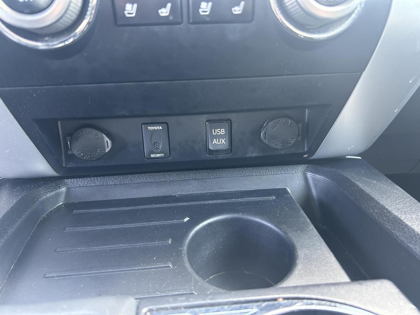 2018 BLACK /Black Toyota Tundra Platinum CrewMax 5.7L FFV 4WD (5TFAW5F15JX) with an 5.7L V8 DOHC 32V engine, Automatic transmission, located at 506 S. Kingshighway, Cape Girardeau, MO, 63703, (573) 235-5000, 37.294991, -89.553635 - 2018 Toyota Tundra Platinum 174xxx miles 4x4 5.7L V8 Automatic Leather Heated/Vented Seats Power Sunroof Navigation Backup Camera Power Driver Seat Bluetooth Cruise Power Windows/Locks/Mirrors We have financing available and we accept trades! Fill out a credit application on our websit - Photo#36