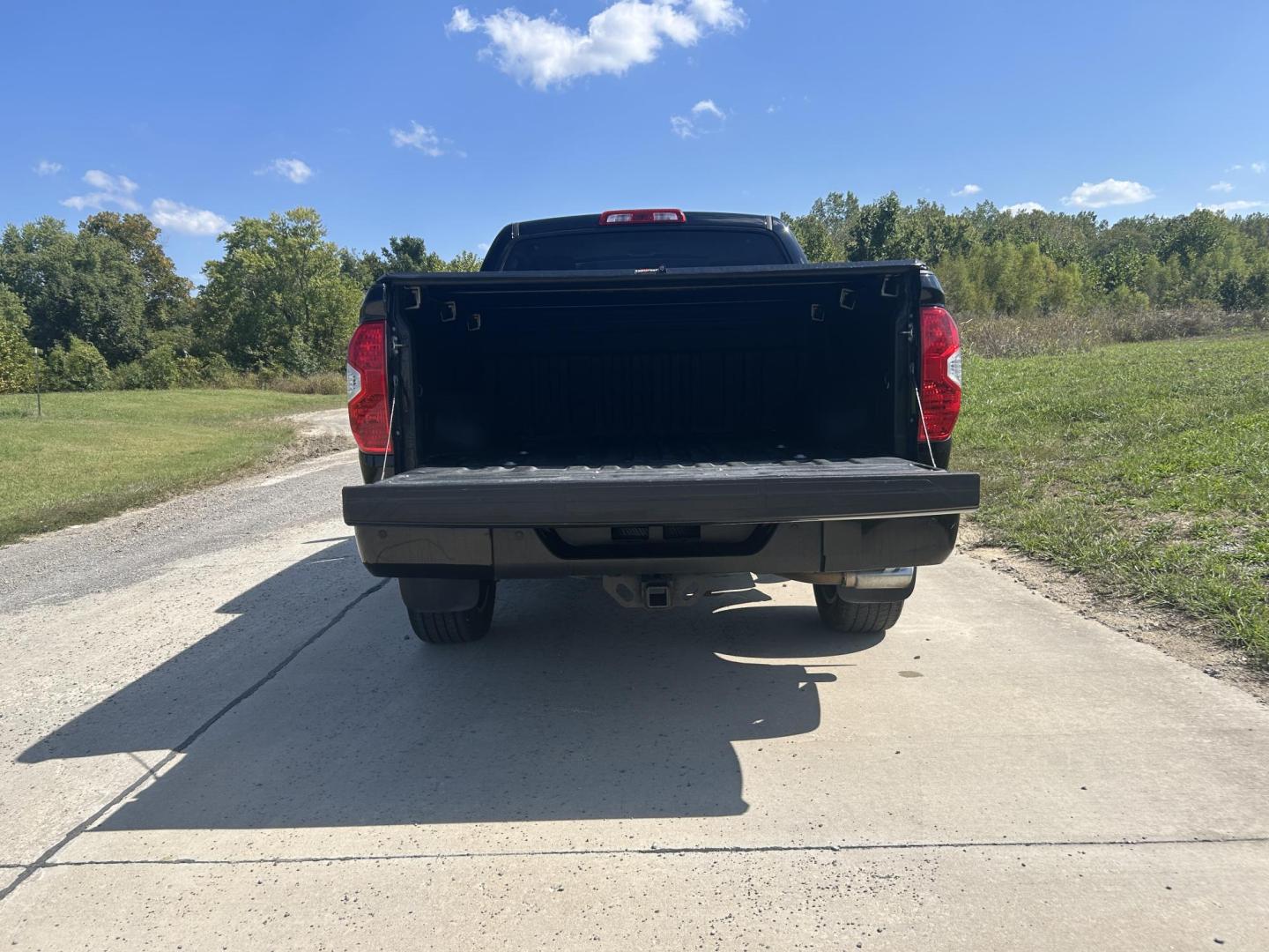 2018 BLACK /Black Toyota Tundra Platinum CrewMax 5.7L FFV 4WD (5TFAW5F15JX) with an 5.7L V8 DOHC 32V engine, Automatic transmission, located at 506 S. Kingshighway, Cape Girardeau, MO, 63703, (573) 235-5000, 37.294991, -89.553635 - 2018 Toyota Tundra Platinum 174xxx miles 4x4 5.7L V8 Automatic Leather Heated/Vented Seats Power Sunroof Navigation Backup Camera Power Driver Seat Bluetooth Cruise Power Windows/Locks/Mirrors We have financing available and we accept trades! Fill out a credit application on our websit - Photo#13