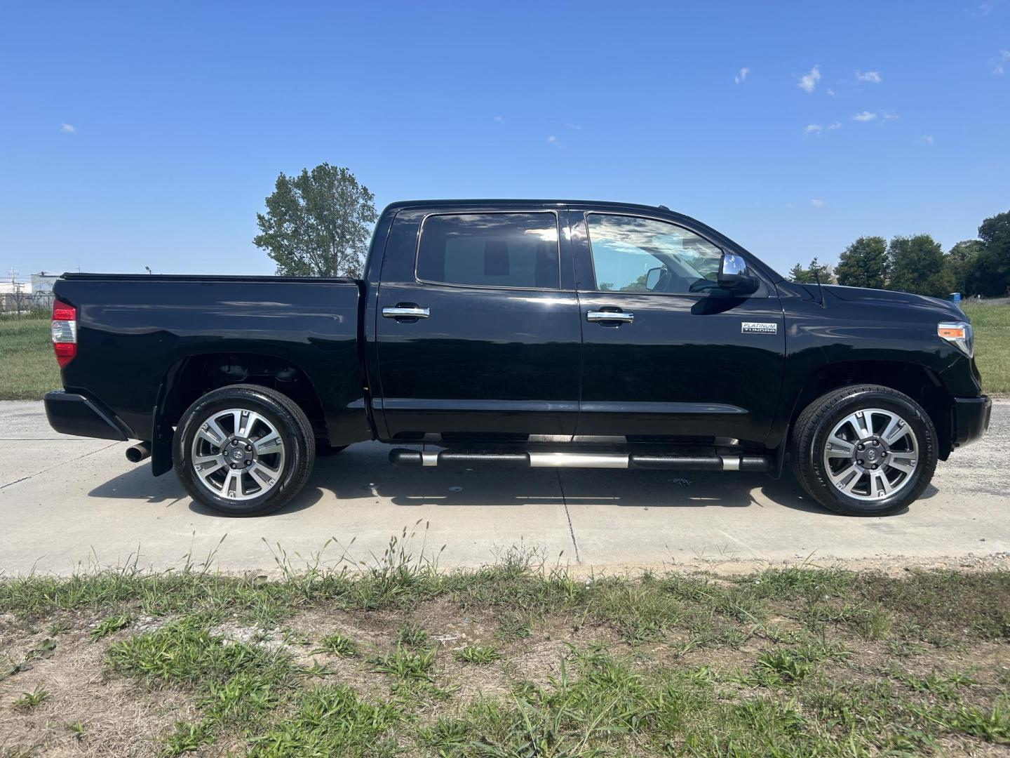 2018 BLACK /Black Toyota Tundra Platinum CrewMax 5.7L FFV 4WD (5TFAW5F15JX) with an 5.7L V8 DOHC 32V engine, Automatic transmission, located at 506 S. Kingshighway, Cape Girardeau, MO, 63703, (573) 235-5000, 37.294991, -89.553635 - 2018 Toyota Tundra Platinum 174xxx miles 4x4 5.7L V8 Automatic Leather Heated/Vented Seats Power Sunroof Navigation Backup Camera Power Driver Seat Bluetooth Cruise Power Windows/Locks/Mirrors We have financing available and we accept trades! Fill out a credit application on our websit - Photo#12