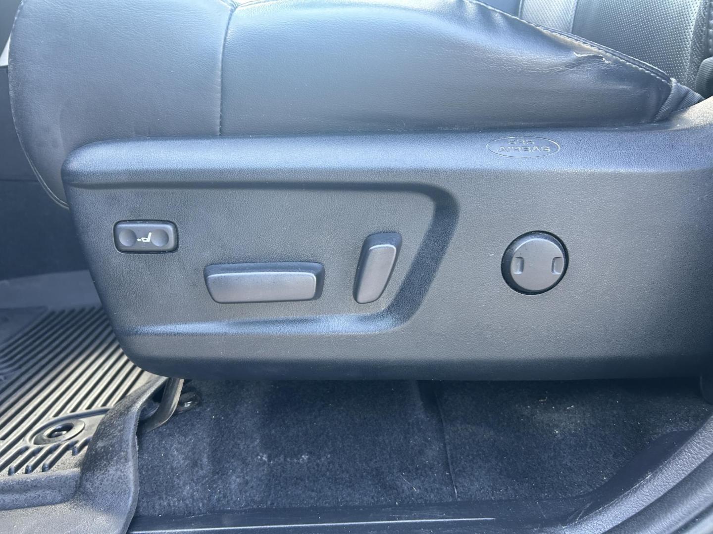 2018 BLACK /Black Toyota Tundra Platinum CrewMax 5.7L FFV 4WD (5TFAW5F15JX) with an 5.7L V8 DOHC 32V engine, Automatic transmission, located at 506 S. Kingshighway, Cape Girardeau, MO, 63703, (573) 235-5000, 37.294991, -89.553635 - 2018 Toyota Tundra Platinum 174xxx miles 4x4 5.7L V8 Automatic Leather Heated/Vented Seats Power Sunroof Navigation Backup Camera Power Driver Seat Bluetooth Cruise Power Windows/Locks/Mirrors We have financing available and we accept trades! Fill out a credit application on our websit - Photo#4