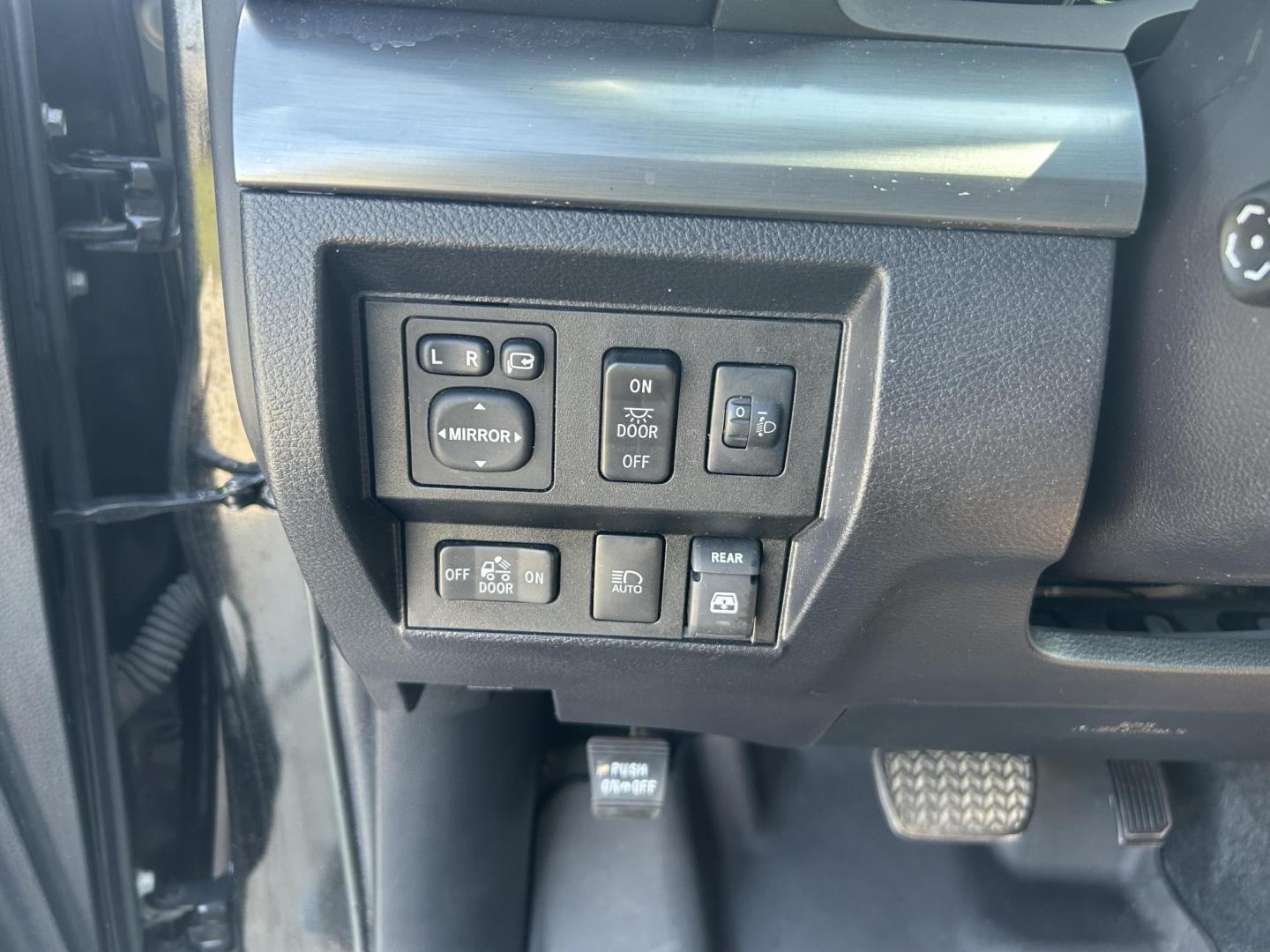 2018 BLACK /Black Toyota Tundra Platinum CrewMax 5.7L FFV 4WD (5TFAW5F15JX) with an 5.7L V8 DOHC 32V engine, Automatic transmission, located at 506 S. Kingshighway, Cape Girardeau, MO, 63703, (573) 235-5000, 37.294991, -89.553635 - 2018 Toyota Tundra Platinum 174xxx miles 4x4 5.7L V8 Automatic Leather Heated/Vented Seats Power Sunroof Navigation Backup Camera Power Driver Seat Bluetooth Cruise Power Windows/Locks/Mirrors We have financing available and we accept trades! Fill out a credit application on our websit - Photo#44