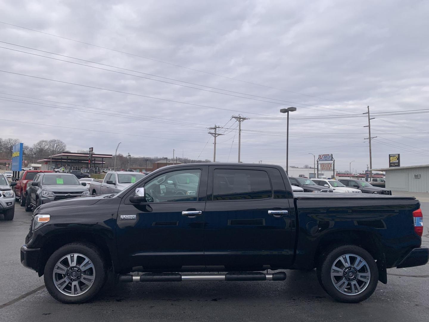 2018 BLACK /Black Toyota Tundra Platinum CrewMax 5.7L FFV 4WD (5TFAW5F15JX) with an 5.7L V8 DOHC 32V engine, Automatic transmission, located at 506 S. Kingshighway, Cape Girardeau, MO, 63703, (573) 235-5000, 37.294991, -89.553635 - 2018 Toyota Tundra Platinum 174xxx miles 4x4 5.7L V8 Automatic Leather Heated/Vented Seats Power Sunroof Navigation Backup Camera Power Driver Seat Bluetooth Cruise Power Windows/Locks/Mirrors We have financing available and we accept trades! Fill out a credit application on our websit - Photo#3