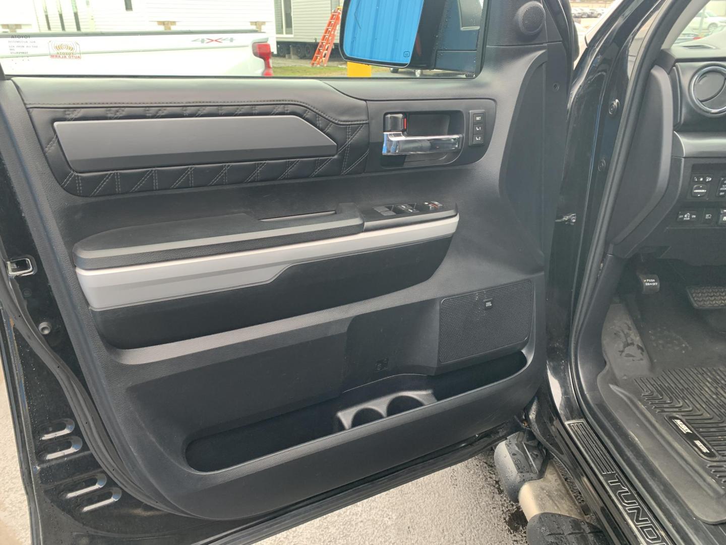 2018 BLACK /Black Toyota Tundra Platinum CrewMax 5.7L FFV 4WD (5TFAW5F15JX) with an 5.7L V8 DOHC 32V engine, Automatic transmission, located at 506 S. Kingshighway, Cape Girardeau, MO, 63703, (573) 235-5000, 37.294991, -89.553635 - 2018 Toyota Tundra Platinum 174xxx miles 4x4 5.7L V8 Automatic Leather Heated/Vented Seats Power Sunroof Navigation Backup Camera Power Driver Seat Bluetooth Cruise Power Windows/Locks/Mirrors We have financing available and we accept trades! Fill out a credit application on our websit - Photo#10