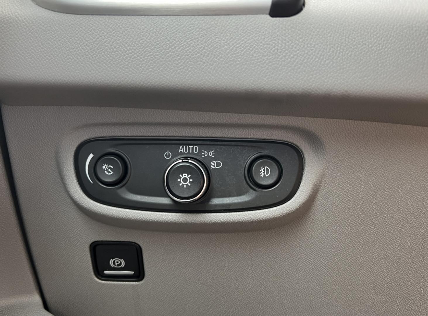 2018 SILVER /Gray Leather GMC Terrain SLT (3GKALPEV7JL) with an 1.4L 4 Cyl. TURBO engine, 6A transmission, located at 2990 Old Orchard Rd., Jackson, MO, 63755, 37.354214, -89.612106 - 2018 GMC Terrain SLT Only 55xxx miles Front Wheel Drive 1.5L 4 Cyl. Automatic Leather Navigation Power/Heated Seats Backup Camera Sunroof Bluetooth Remote Start Cruise Power Windows/Locks/Mirrors We have financing available and we accept trades! Fill out a credit application on our web - Photo#33