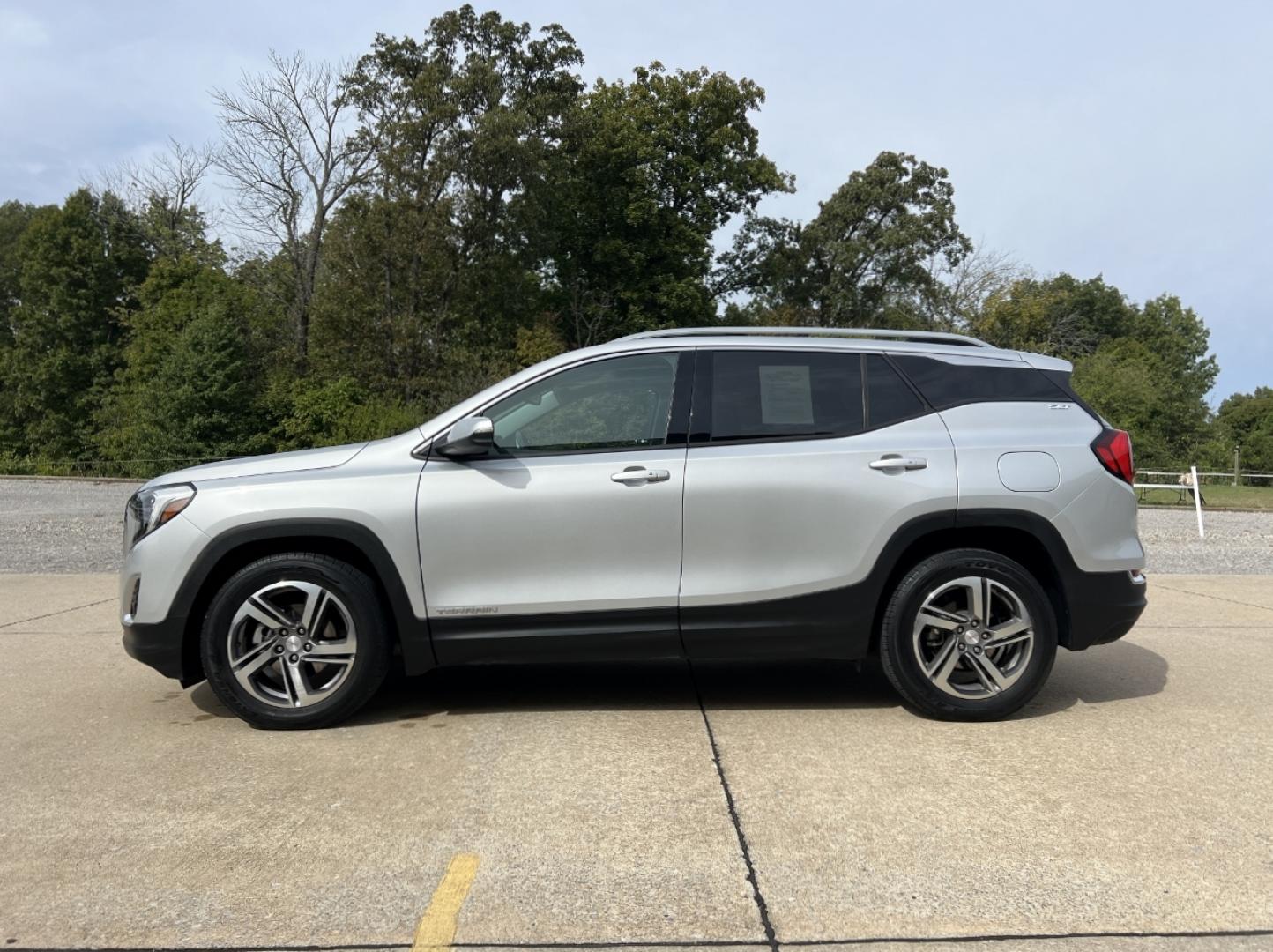 2018 SILVER /Gray Leather GMC Terrain SLT (3GKALPEV7JL) with an 1.4L 4 Cyl. TURBO engine, 6A transmission, located at 2990 Old Orchard Rd., Jackson, MO, 63755, 37.354214, -89.612106 - 2018 GMC Terrain SLT Only 55xxx miles Front Wheel Drive 1.5L 4 Cyl. Automatic Leather Navigation Power/Heated Seats Backup Camera Sunroof Bluetooth Remote Start Cruise Power Windows/Locks/Mirrors We have financing available and we accept trades! Fill out a credit application on our web - Photo#9
