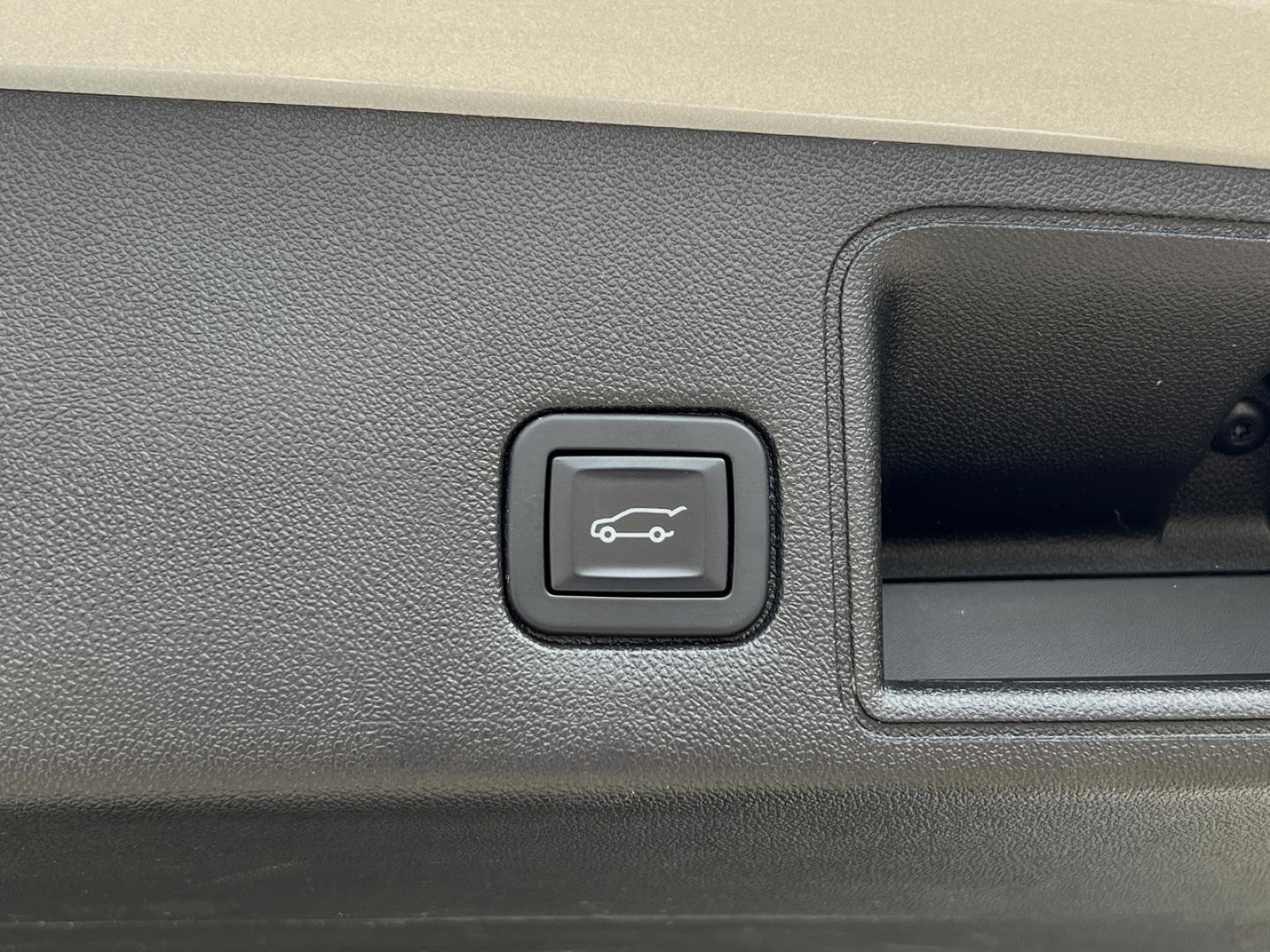 2018 SILVER /Gray Leather GMC Terrain SLT (3GKALPEV7JL) with an 1.4L 4 Cyl. TURBO engine, 6A transmission, located at 2990 Old Orchard Rd., Jackson, MO, 63755, 37.354214, -89.612106 - 2018 GMC Terrain SLT Only 55xxx miles Front Wheel Drive 1.5L 4 Cyl. Automatic Leather Navigation Power/Heated Seats Backup Camera Sunroof Bluetooth Remote Start Cruise Power Windows/Locks/Mirrors We have financing available and we accept trades! Fill out a credit application on our web - Photo#23