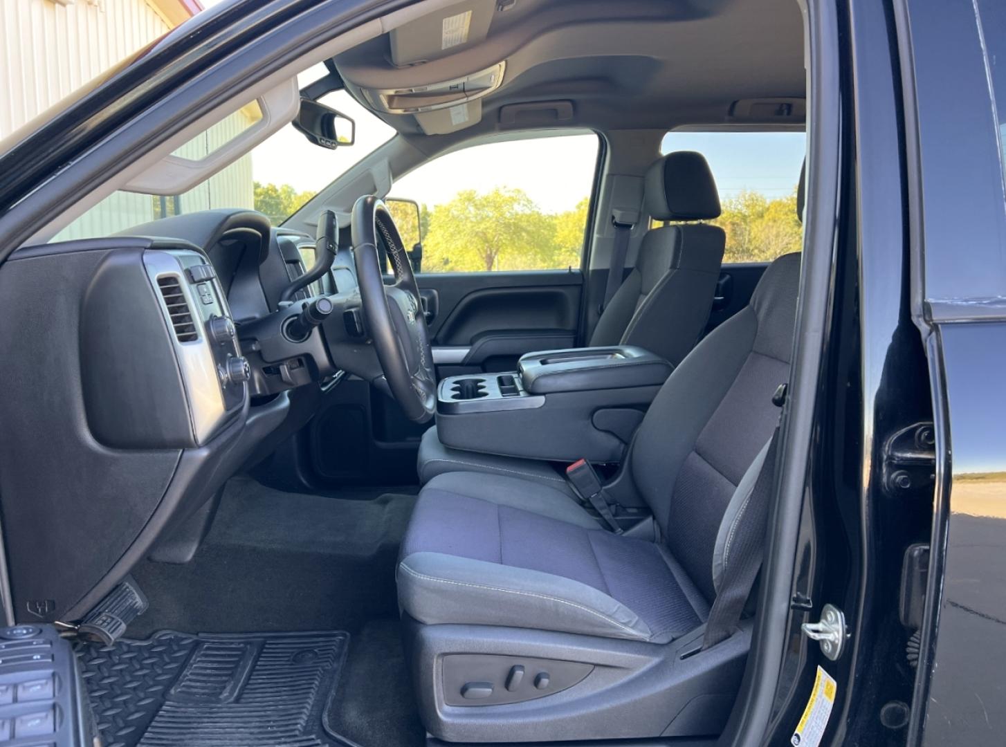 2015 BLACK /Black Cloth Chevrolet Silverado 2500HD LT Crew Cab Long Box 4WD (1GC1KVEG8FF) with an 6.0L V8 engine, Automatic transmission, located at 2990 Old Orchard Rd., Jackson, MO, 63755, 37.354214, -89.612106 - 2015 Chevrolet Silverado 2500HD LT 1-Owner Only 58xxx miles 4x4 6.0L V8 Automatic Backup Camera Power Driver Seat Bluetooth Remote Start Cruise Power Windows/Locks/Mirrors We have financing available and we accept trades! Fill out a credit application on our website or come by today! If - Photo#14