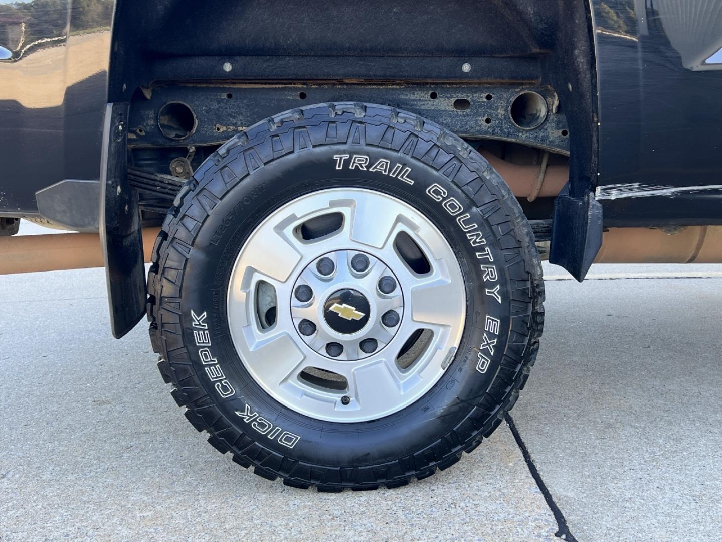 2015 BLACK /Black Cloth Chevrolet Silverado 2500HD LT Crew Cab Long Box 4WD (1GC1KVEG8FF) with an 6.0L V8 engine, Automatic transmission, located at 2990 Old Orchard Rd., Jackson, MO, 63755, 37.354214, -89.612106 - 2015 Chevrolet Silverado 2500HD LT 1-Owner Only 58xxx miles 4x4 6.0L V8 Automatic Backup Camera Power Driver Seat Bluetooth Remote Start Cruise Power Windows/Locks/Mirrors We have financing available and we accept trades! Fill out a credit application on our website or come by today! If - Photo#34