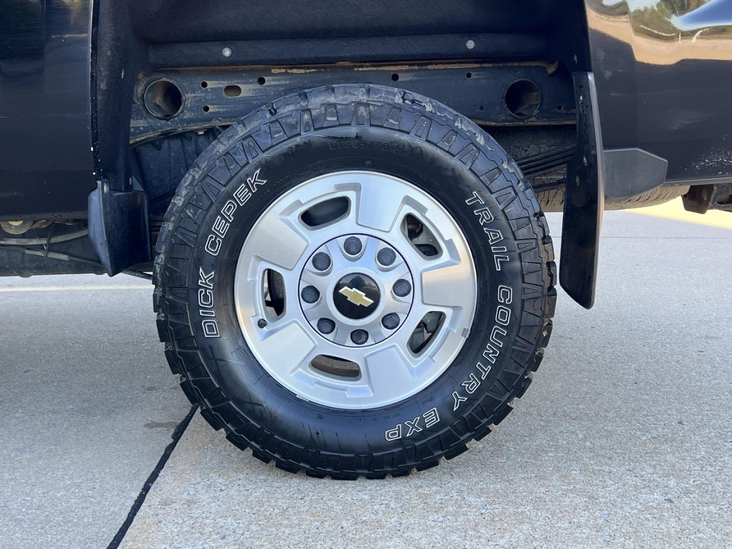 2015 BLACK /Black Cloth Chevrolet Silverado 2500HD LT Crew Cab Long Box 4WD (1GC1KVEG8FF) with an 6.0L V8 engine, Automatic transmission, located at 2990 Old Orchard Rd., Jackson, MO, 63755, 37.354214, -89.612106 - 2015 Chevrolet Silverado 2500HD LT 1-Owner Only 58xxx miles 4x4 6.0L V8 Automatic Backup Camera Power Driver Seat Bluetooth Remote Start Cruise Power Windows/Locks/Mirrors We have financing available and we accept trades! Fill out a credit application on our website or come by today! If - Photo#33