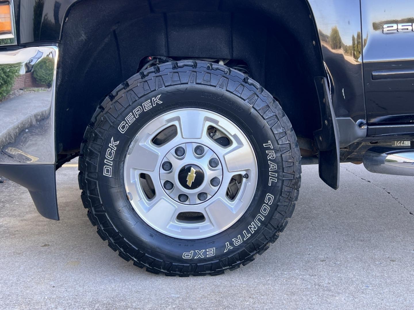 2015 BLACK /Black Cloth Chevrolet Silverado 2500HD LT Crew Cab Long Box 4WD (1GC1KVEG8FF) with an 6.0L V8 engine, Automatic transmission, located at 2990 Old Orchard Rd., Jackson, MO, 63755, 37.354214, -89.612106 - 2015 Chevrolet Silverado 2500HD LT 1-Owner Only 58xxx miles 4x4 6.0L V8 Automatic Backup Camera Power Driver Seat Bluetooth Remote Start Cruise Power Windows/Locks/Mirrors We have financing available and we accept trades! Fill out a credit application on our website or come by today! If - Photo#32