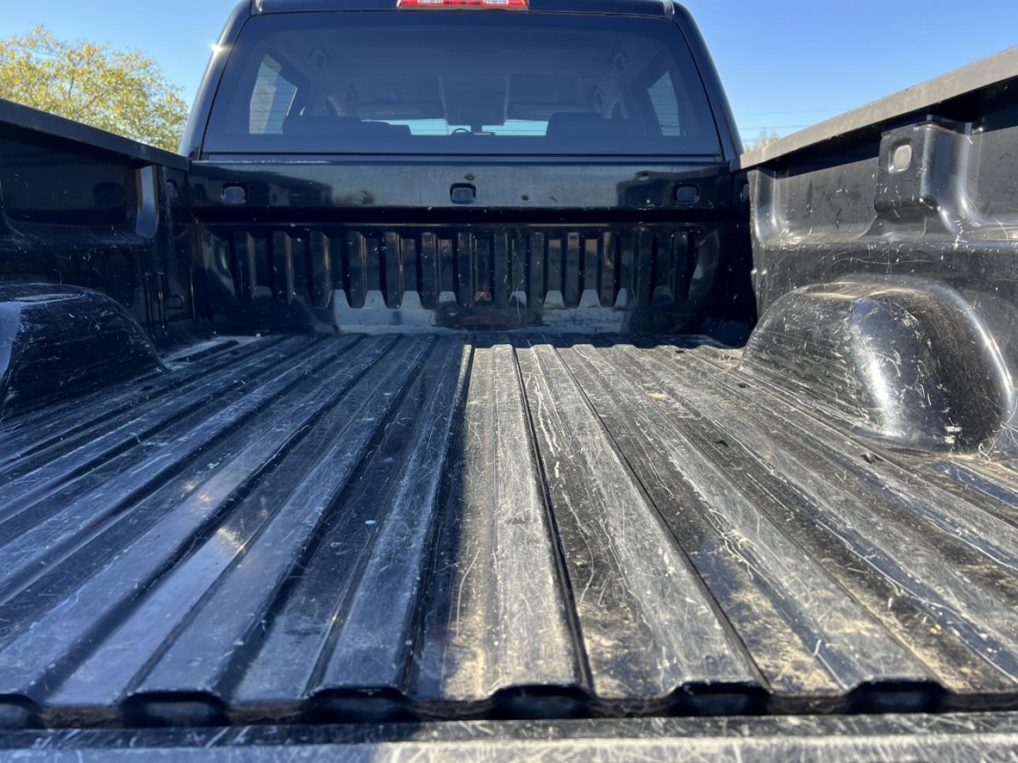 2015 BLACK /Black Cloth Chevrolet Silverado 2500HD LT Crew Cab Long Box 4WD (1GC1KVEG8FF) with an 6.0L V8 engine, Automatic transmission, located at 2990 Old Orchard Rd., Jackson, MO, 63755, 37.354214, -89.612106 - 2015 Chevrolet Silverado 2500HD LT 1-Owner Only 58xxx miles 4x4 6.0L V8 Automatic Backup Camera Power Driver Seat Bluetooth Remote Start Cruise Power Windows/Locks/Mirrors We have financing available and we accept trades! Fill out a credit application on our website or come by today! If - Photo#20