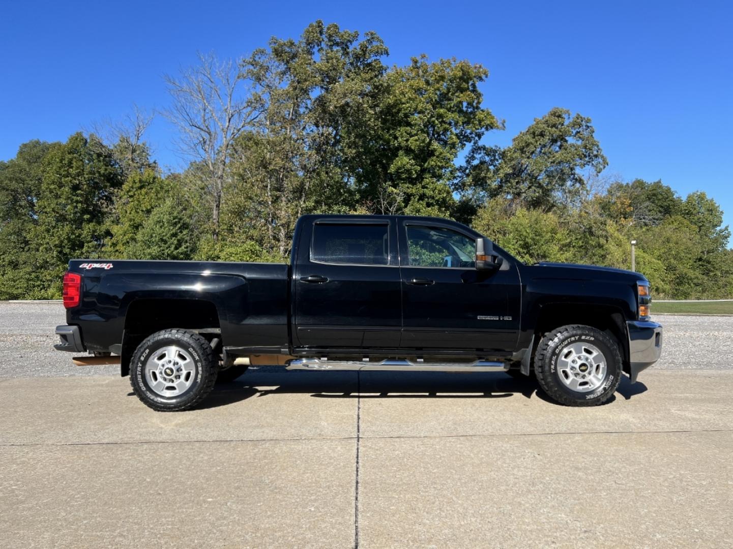 2015 BLACK /Black Cloth Chevrolet Silverado 2500HD LT Crew Cab Long Box 4WD (1GC1KVEG8FF) with an 6.0L V8 engine, Automatic transmission, located at 2990 Old Orchard Rd., Jackson, MO, 63755, 37.354214, -89.612106 - 2015 Chevrolet Silverado 2500HD LT 1-Owner Only 58xxx miles 4x4 6.0L V8 Automatic Backup Camera Power Driver Seat Bluetooth Remote Start Cruise Power Windows/Locks/Mirrors We have financing available and we accept trades! Fill out a credit application on our website or come by today! If - Photo#8