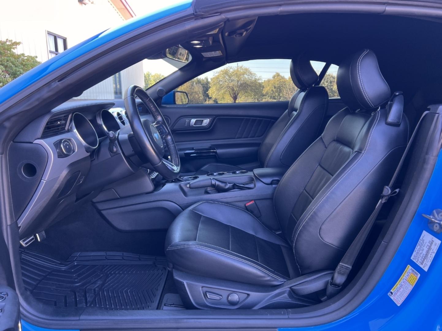 2022 BLUE /Black Leather Ford Mustang EcoBoost Premium Convertible (1FATP8UH4N5) with an 2.3L 4 Cyl. engine, Automatic transmission, located at 506 S. Kingshighway, Cape Girardeau, MO, 63703, (573) 235-5000, 37.294991, -89.553635 - 2022 Ford Mustang Ecoboost Premium 59xxx miles Rear Wheel Drive 2.3L 4 Cyl. Automatic Leather Power/Heated/Cooled Seats Backup Camera Bluetooth Remote Start Cruise Power Windows/Locks/Mirrors We have financing available and we accept trades! Fill out a credit application on our website o - Photo#17
