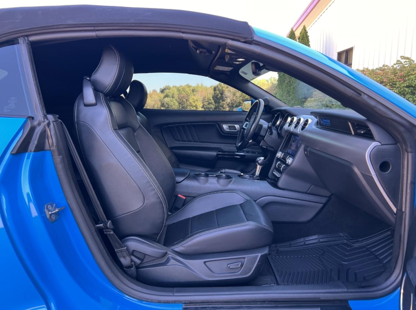 2022 BLUE /Black Leather Ford Mustang EcoBoost Premium Convertible (1FATP8UH4N5) with an 2.3L 4 Cyl. engine, Automatic transmission, located at 506 S. Kingshighway, Cape Girardeau, MO, 63703, (573) 235-5000, 37.294991, -89.553635 - 2022 Ford Mustang Ecoboost Premium 59xxx miles Rear Wheel Drive 2.3L 4 Cyl. Automatic Leather Power/Heated/Cooled Seats Backup Camera Bluetooth Remote Start Cruise Power Windows/Locks/Mirrors We have financing available and we accept trades! Fill out a credit application on our website o - Photo#19