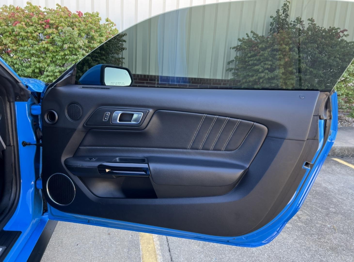 2022 BLUE /Black Leather Ford Mustang EcoBoost Premium Convertible (1FATP8UH4N5) with an 2.3L 4 Cyl. engine, Automatic transmission, located at 506 S. Kingshighway, Cape Girardeau, MO, 63703, (573) 235-5000, 37.294991, -89.553635 - 2022 Ford Mustang Ecoboost Premium 59xxx miles Rear Wheel Drive 2.3L 4 Cyl. Automatic Leather Power/Heated/Cooled Seats Backup Camera Bluetooth Remote Start Cruise Power Windows/Locks/Mirrors We have financing available and we accept trades! Fill out a credit application on our website o - Photo#18