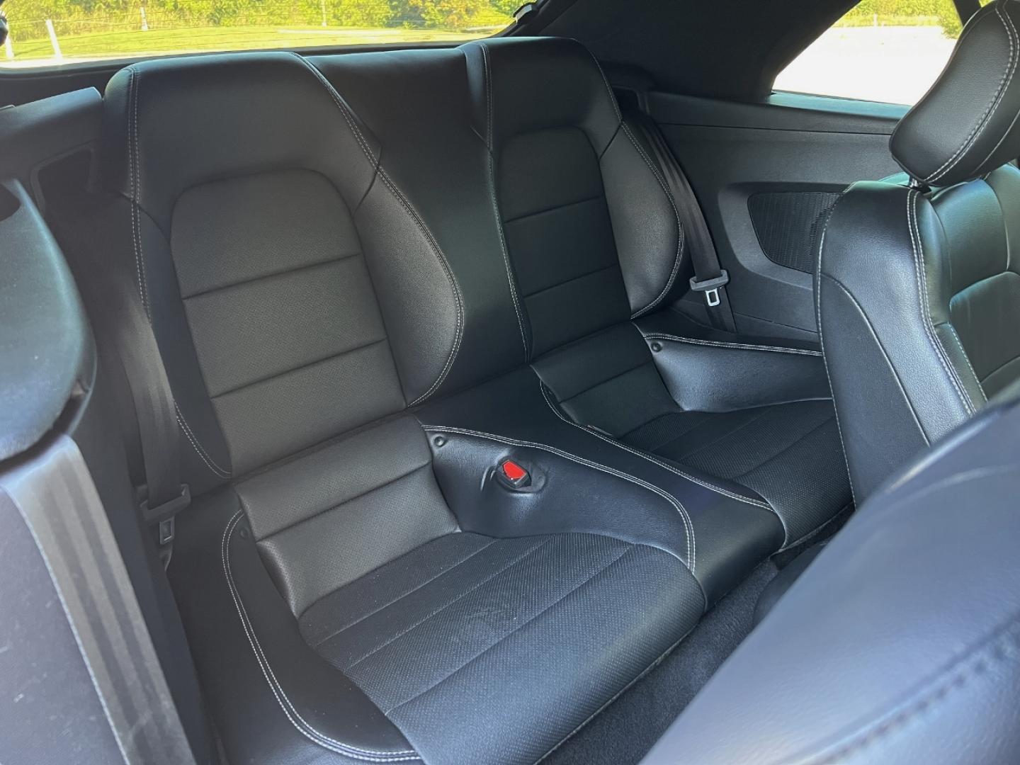 2022 BLUE /Black Leather Ford Mustang EcoBoost Premium Convertible (1FATP8UH4N5) with an 2.3L 4 Cyl. engine, Automatic transmission, located at 506 S. Kingshighway, Cape Girardeau, MO, 63703, (573) 235-5000, 37.294991, -89.553635 - 2022 Ford Mustang Ecoboost Premium 59xxx miles Rear Wheel Drive 2.3L 4 Cyl. Automatic Leather Power/Heated/Cooled Seats Backup Camera Bluetooth Remote Start Cruise Power Windows/Locks/Mirrors We have financing available and we accept trades! Fill out a credit application on our website o - Photo#20