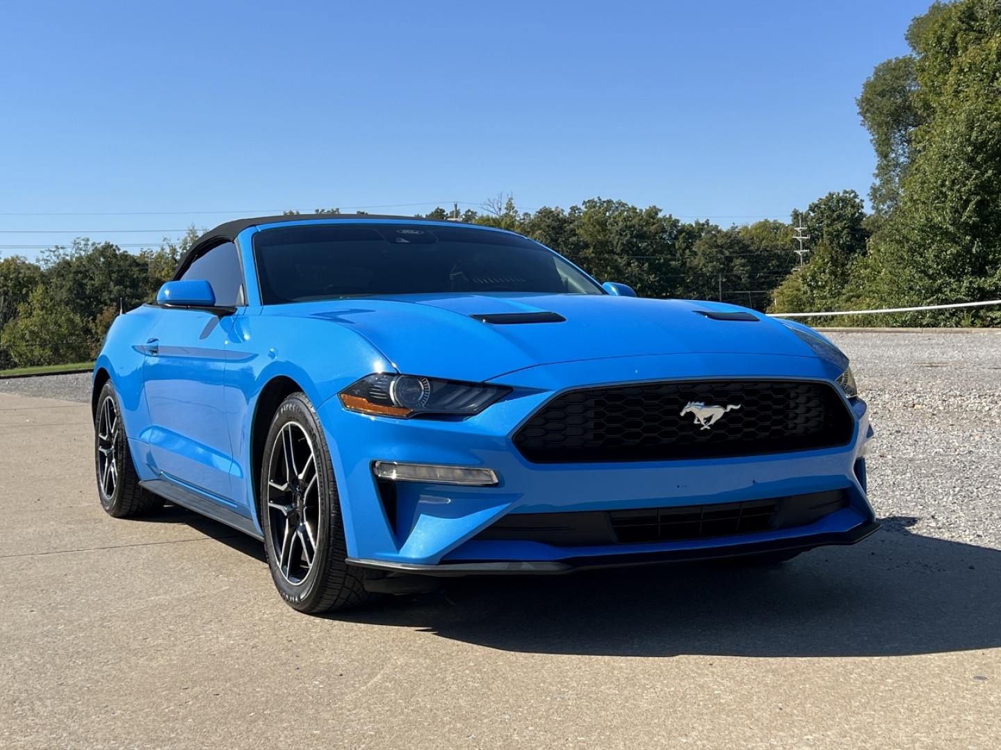 2022 BLUE /Black Leather Ford Mustang EcoBoost Premium Convertible (1FATP8UH4N5) with an 2.3L 4 Cyl. engine, Automatic transmission, located at 506 S. Kingshighway, Cape Girardeau, MO, 63703, (573) 235-5000, 37.294991, -89.553635 - 2022 Ford Mustang Ecoboost Premium 59xxx miles Rear Wheel Drive 2.3L 4 Cyl. Automatic Leather Power/Heated/Cooled Seats Backup Camera Bluetooth Remote Start Cruise Power Windows/Locks/Mirrors We have financing available and we accept trades! Fill out a credit application on our website o - Photo#13