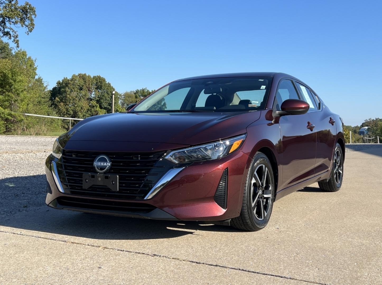 2024 BURGUNDY /Black Cloth Nissan Sentra SV (3N1AB8CV6RY) with an 2.0L 4 Cyl. engine, CVT transmission, located at 2990 Old Orchard Rd., Jackson, MO, 63755, 37.354214, -89.612106 - 2024 Nissan Sentra SV 1-Owner 88xxx miles Front Wheel Drive 2.0L 4 Cyl. Automatic Backup Camera Bluetooth Cruise Power Windows/Locks/Mirrors We have financing available and we accept trades! Fill out a credit application on our website or come by today! If you have any questions, give us - Photo#3