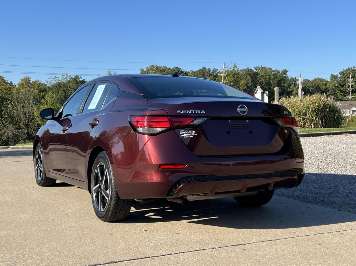 2024 BURGUNDY /Black Cloth Nissan Sentra SV (3N1AB8CV6RY) with an 2.0L 4 Cyl. engine, CVT transmission, located at 2990 Old Orchard Rd., Jackson, MO, 63755, 37.354214, -89.612106 - 2024 Nissan Sentra SV 1-Owner 88xxx miles Front Wheel Drive 2.0L 4 Cyl. Automatic Backup Camera Bluetooth Cruise Power Windows/Locks/Mirrors We have financing available and we accept trades! Fill out a credit application on our website or come by today! If you have any questions, give us - Photo#7