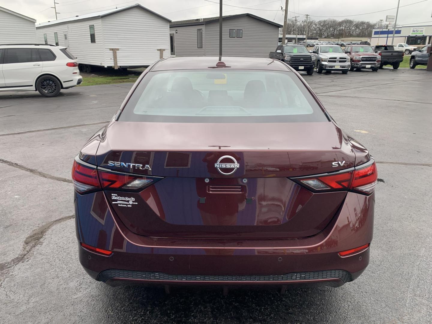 2024 BURGUNDY /Black Cloth Nissan Sentra SV (3N1AB8CV6RY) with an 2.0L 4 Cyl. engine, Automatic transmission, located at 506 S. Kingshighway, Cape Girardeau, MO, 63703, (573) 235-5000, 37.294991, -89.553635 - 2024 Nissan Sentra SV 1-Owner 88xxx miles Front Wheel Drive 2.0L 4 Cyl. Automatic Backup Camera Bluetooth Cruise Power Windows/Locks/Mirrors We have financing available and we accept trades! Fill out a credit application on our website or come by today! If you have any questions, give u - Photo#6