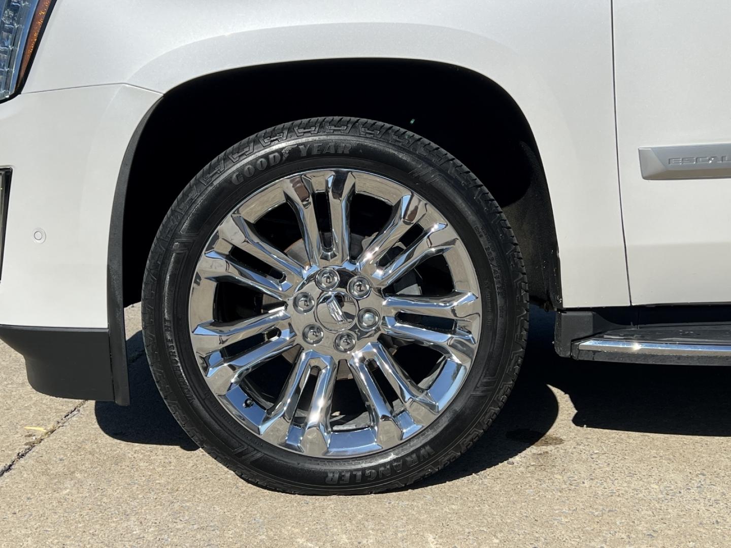 2019 WHITE /Brown Leather Cadillac Escalade Luxury 4WD (1GYS4BKJ8KR) with an 6.2L V8 engine, Automatic transmission, located at 2990 Old Orchard Rd., Jackson, MO, 63755, 37.354214, -89.612106 - 2019 Cadillac Escalade Luxury 135xxx miles 4 Wheel Drive 6.2L V8 Automatic Leather 3rd Row Navigation Rear Entertainment Backup Camera Power/Heated/Cooled Seats Heated Rear Seats Heated Steering Wheel Bluetooth Remote Start Head Up Display Cruise Power Windows/Locks/Mirrors We have - Photo#46