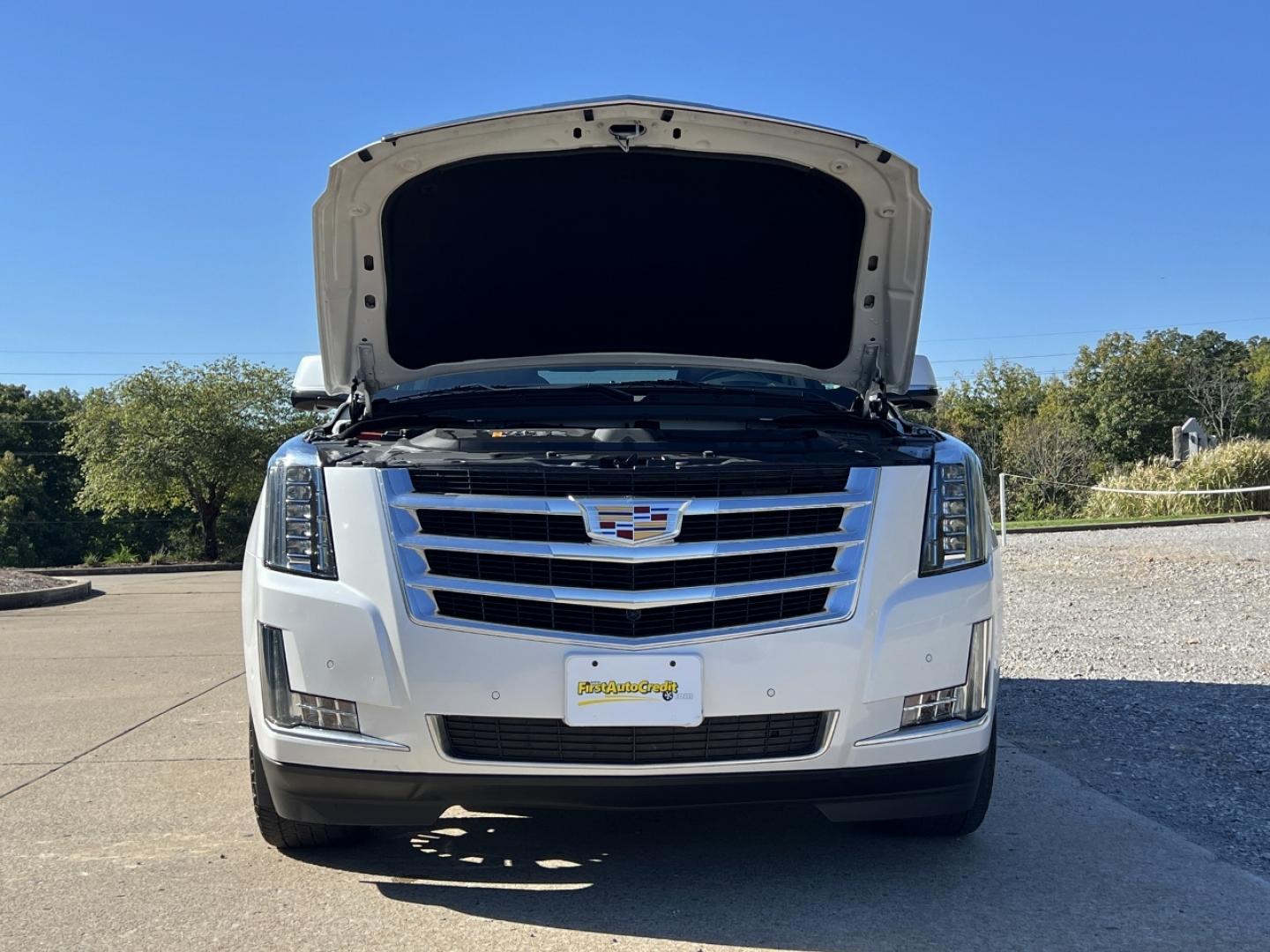 2019 WHITE /Brown Leather Cadillac Escalade Luxury 4WD (1GYS4BKJ8KR) with an 6.2L V8 engine, Automatic transmission, located at 2990 Old Orchard Rd., Jackson, MO, 63755, 37.354214, -89.612106 - 2019 Cadillac Escalade Luxury 135xxx miles 4 Wheel Drive 6.2L V8 Automatic Leather 3rd Row Navigation Rear Entertainment Backup Camera Power/Heated/Cooled Seats Heated Rear Seats Heated Steering Wheel Bluetooth Remote Start Head Up Display Cruise Power Windows/Locks/Mirrors We have - Photo#43