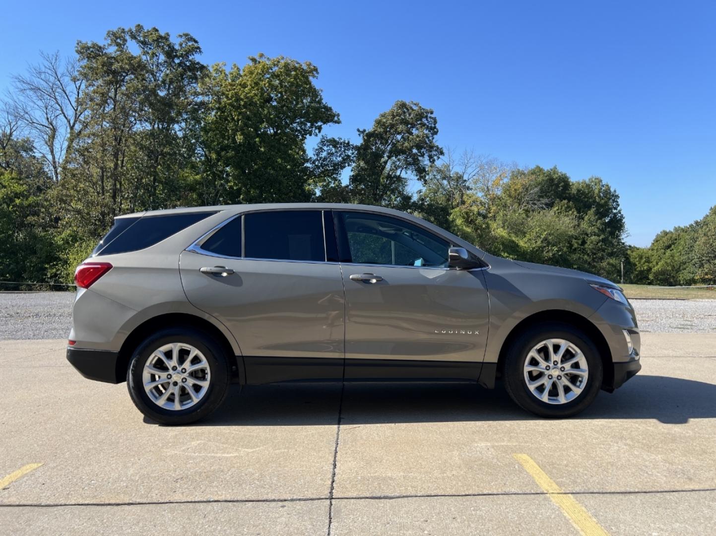 2018 TAN /Gray Cloth Chevrolet Equinox LT 2WD (3GNAXJEV9JS) with an 1.5L 4 Cyl. TURBO engine, Automatic transmission, located at 2990 Old Orchard Rd., Jackson, MO, 63755, 37.354214, -89.612106 - 2018 Chevrolet Equinox LT 1-Owner 157xxx miles Front Wheel Drive 1.5L 4 Cyl. Automatic Backup Camera Heated Seats Power Driver Seat Bluetooth Remote Start Cruise Power Windows/Locks/Mirrors We have financing available and we accept trades! Fill out a credit application on our website or - Photo#8