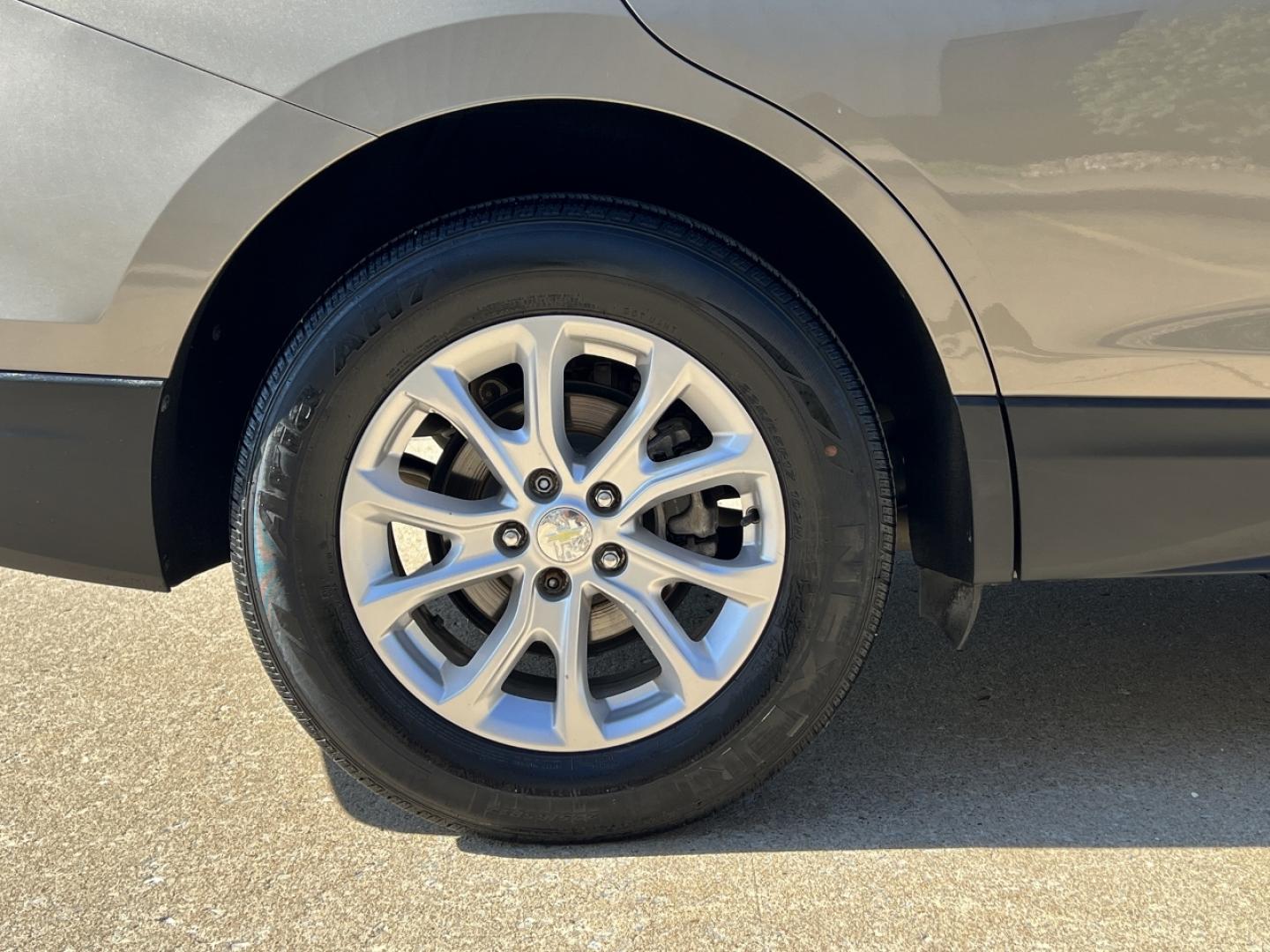 2018 TAN /Gray Cloth Chevrolet Equinox LT 2WD (3GNAXJEV9JS) with an 1.5L 4 Cyl. TURBO engine, Automatic transmission, located at 2990 Old Orchard Rd., Jackson, MO, 63755, 37.354214, -89.612106 - 2018 Chevrolet Equinox LT 1-Owner 157xxx miles Front Wheel Drive 1.5L 4 Cyl. Automatic Backup Camera Heated Seats Power Driver Seat Bluetooth Remote Start Cruise Power Windows/Locks/Mirrors We have financing available and we accept trades! Fill out a credit application on our website or - Photo#39