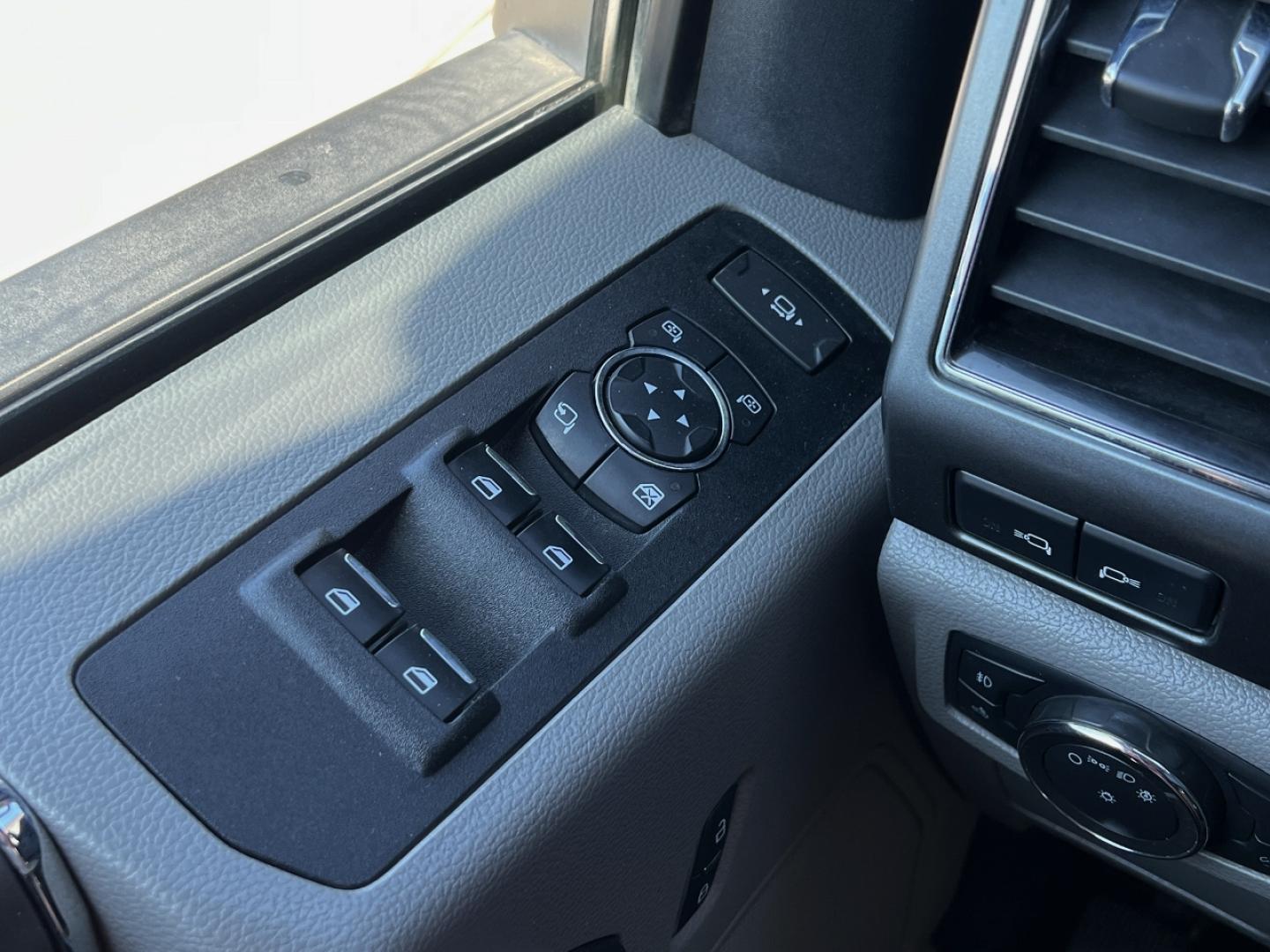 2022 SILVER /Gray Cloth Ford F-250 SD XLT Crew Cab 4WD (1FT7W2BN3NE) with an 7.3L V8 engine, Automatic transmission, located at 2990 Old Orchard Rd., Jackson, MO, 63755, 37.354214, -89.612106 - 2022 Ford F-250 Super Duty XLT 79xxx miles 4x4 7.3L V8 Automatic New Tires Backup Camera Heated Seats Power Driver Seat Bluetooth Cruise Power Windows/Locks/Mirrors We have financing available and we accept trades! Fill out a credit application on our website or come by today! If you ha - Photo#27