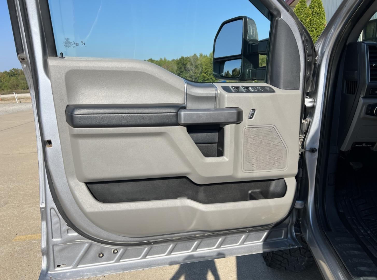 2022 SILVER /Gray Cloth Ford F-250 SD XLT Crew Cab 4WD (1FT7W2BN3NE) with an 7.3L V8 engine, Automatic transmission, located at 2990 Old Orchard Rd., Jackson, MO, 63755, 37.354214, -89.612106 - 2022 Ford F-250 Super Duty XLT 79xxx miles 4x4 7.3L V8 Automatic New Tires Backup Camera Heated Seats Power Driver Seat Bluetooth Cruise Power Windows/Locks/Mirrors We have financing available and we accept trades! Fill out a credit application on our website or come by today! If you ha - Photo#13