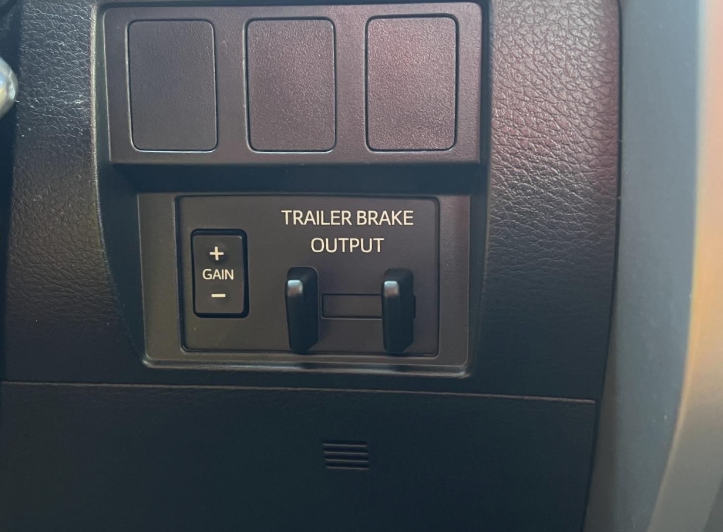 2020 BLACK /Gray Cloth Toyota Tundra SR5 5.7L V8 CrewMax 4WD (5TFDY5F13LX) with an 5.7L V8 engine, Automatic transmission, located at 2990 Old Orchard Rd., Jackson, MO, 63755, 37.354214, -89.612106 - 2020 Toyota Tundra SR5 88xxx miles 4x4 5.7L V8 Automatic Backup Camera Bluetooth Cruise Power Windows/Locks/Mirrors We have financing available and we accept trades! Fill out a credit application on our website or come by today! If you have any questions, give us a call at (573) 204-7777 o - Photo#30