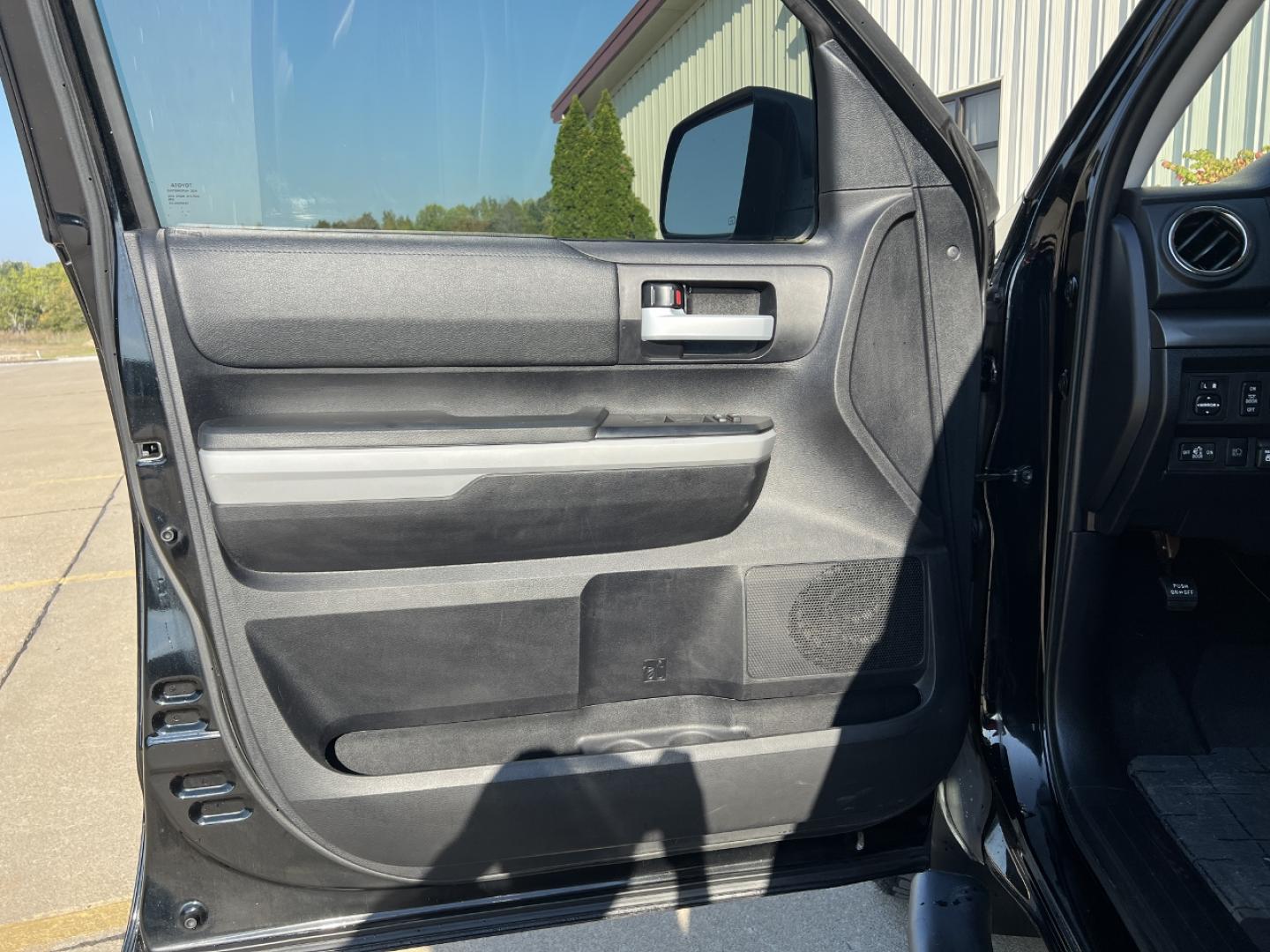 2020 BLACK /Gray Cloth Toyota Tundra SR5 5.7L V8 CrewMax 4WD (5TFDY5F13LX) with an 5.7L V8 engine, Automatic transmission, located at 2990 Old Orchard Rd., Jackson, MO, 63755, 37.354214, -89.612106 - 2020 Toyota Tundra SR5 88xxx miles 4x4 5.7L V8 Automatic Backup Camera Bluetooth Cruise Power Windows/Locks/Mirrors We have financing available and we accept trades! Fill out a credit application on our website or come by today! If you have any questions, give us a call at (573) 204-7777 o - Photo#11