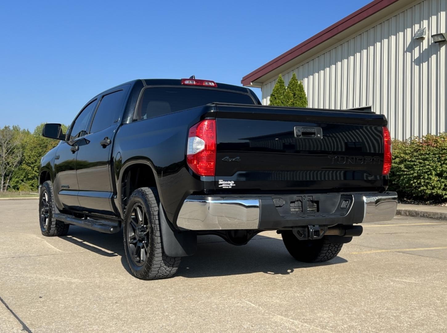 2020 BLACK /Gray Cloth Toyota Tundra SR5 5.7L V8 CrewMax 4WD (5TFDY5F13LX) with an 5.7L V8 engine, Automatic transmission, located at 2990 Old Orchard Rd., Jackson, MO, 63755, 37.354214, -89.612106 - 2020 Toyota Tundra SR5 88xxx miles 4x4 5.7L V8 Automatic Backup Camera Bluetooth Cruise Power Windows/Locks/Mirrors We have financing available and we accept trades! Fill out a credit application on our website or come by today! If you have any questions, give us a call at (573) 204-7777 o - Photo#8
