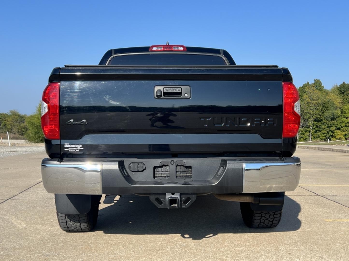 2020 BLACK /Gray Cloth Toyota Tundra SR5 5.7L V8 CrewMax 4WD (5TFDY5F13LX) with an 5.7L V8 engine, Automatic transmission, located at 2990 Old Orchard Rd., Jackson, MO, 63755, 37.354214, -89.612106 - 2020 Toyota Tundra SR5 88xxx miles 4x4 5.7L V8 Automatic Backup Camera Bluetooth Cruise Power Windows/Locks/Mirrors We have financing available and we accept trades! Fill out a credit application on our website or come by today! If you have any questions, give us a call at (573) 204-7777 o - Photo#9