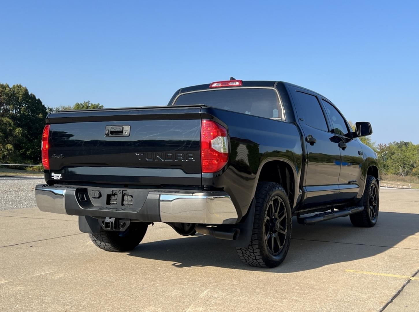2020 BLACK /Gray Cloth Toyota Tundra SR5 5.7L V8 CrewMax 4WD (5TFDY5F13LX) with an 5.7L V8 engine, Automatic transmission, located at 2990 Old Orchard Rd., Jackson, MO, 63755, 37.354214, -89.612106 - 2020 Toyota Tundra SR5 88xxx miles 4x4 5.7L V8 Automatic Backup Camera Bluetooth Cruise Power Windows/Locks/Mirrors We have financing available and we accept trades! Fill out a credit application on our website or come by today! If you have any questions, give us a call at (573) 204-7777 o - Photo#7