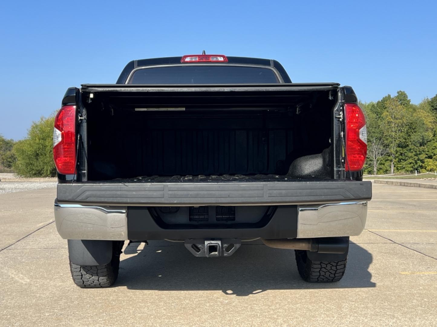 2020 BLACK /Gray Cloth Toyota Tundra SR5 5.7L V8 CrewMax 4WD (5TFDY5F13LX) with an 5.7L V8 engine, Automatic transmission, located at 2990 Old Orchard Rd., Jackson, MO, 63755, 37.354214, -89.612106 - 2020 Toyota Tundra SR5 88xxx miles 4x4 5.7L V8 Automatic Backup Camera Bluetooth Cruise Power Windows/Locks/Mirrors We have financing available and we accept trades! Fill out a credit application on our website or come by today! If you have any questions, give us a call at (573) 204-7777 o - Photo#17