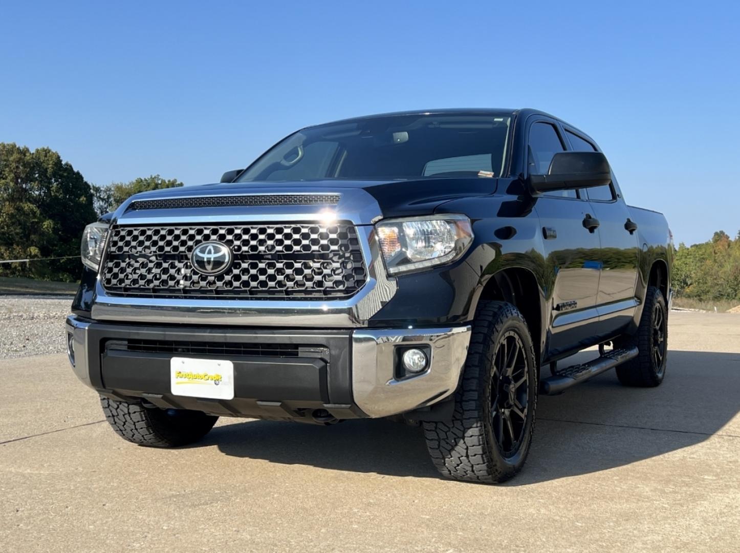2020 BLACK /Gray Cloth Toyota Tundra SR5 5.7L V8 CrewMax 4WD (5TFDY5F13LX) with an 5.7L V8 engine, Automatic transmission, located at 2990 Old Orchard Rd., Jackson, MO, 63755, 37.354214, -89.612106 - 2020 Toyota Tundra SR5 88xxx miles 4x4 5.7L V8 Automatic Backup Camera Bluetooth Cruise Power Windows/Locks/Mirrors We have financing available and we accept trades! Fill out a credit application on our website or come by today! If you have any questions, give us a call at (573) 204-7777 o - Photo#4