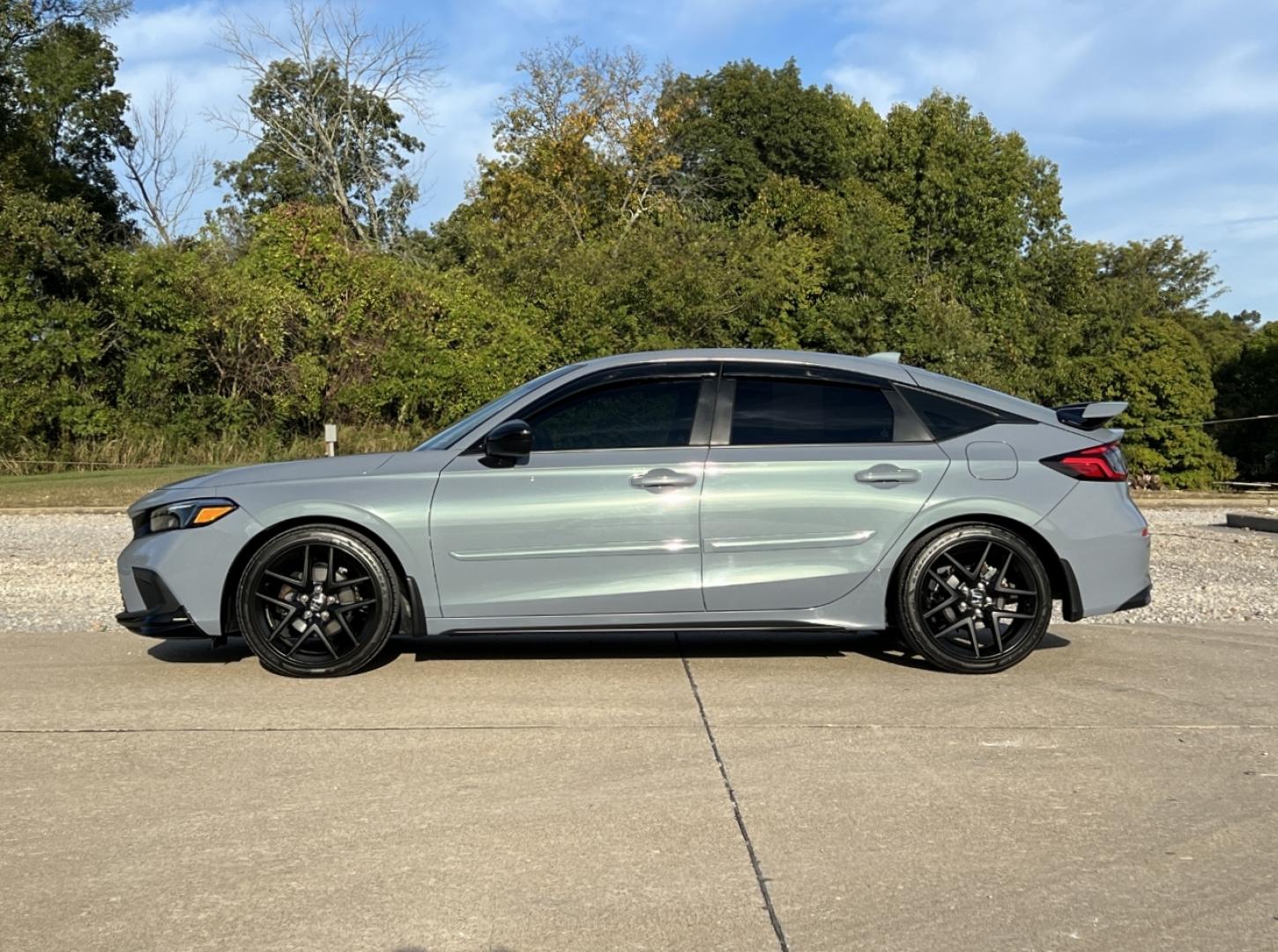 2024 GRAY /Black Cloth Honda Civic Sport Hatchback CVT (19XFL2H87RE) with an 2.0L 4 Cyl. TURBO engine, Automatic transmission, located at 2990 Old Orchard Rd., Jackson, MO, 63755, 37.354214, -89.612106 - 2024 Honda Civic Sport Local 1-Owner Only 10xxx miles Front Wheel Drive 2.0L 4 Cyl. Automatic Backup Camera Bluetooth Remote Start Cruise Power Windows/Locks/Mirrors We have financing available and we accept trades! Fill out a credit application on our website or come by today! If you ha - Photo#5