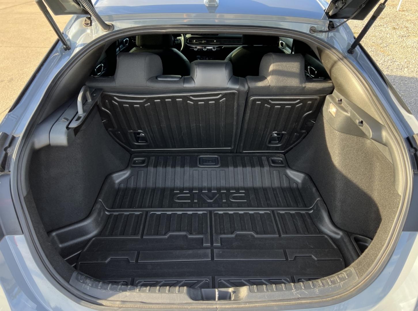 2024 GRAY /Black Cloth Honda Civic Sport Hatchback CVT (19XFL2H87RE) with an 2.0L 4 Cyl. TURBO engine, Automatic transmission, located at 2990 Old Orchard Rd., Jackson, MO, 63755, 37.354214, -89.612106 - 2024 Honda Civic Sport Local 1-Owner Only 10xxx miles Front Wheel Drive 2.0L 4 Cyl. Automatic Backup Camera Bluetooth Remote Start Cruise Power Windows/Locks/Mirrors We have financing available and we accept trades! Fill out a credit application on our website or come by today! If you ha - Photo#18