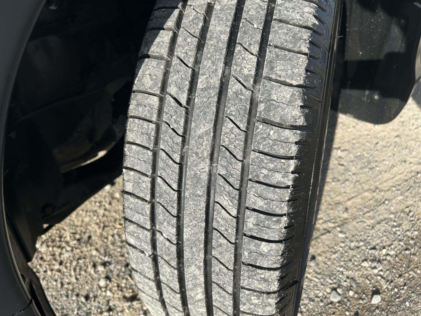 2016 GRAY /Gray Honda CR-V EX-L AWD (5J6RM4H76GL) with an 2.4L L4 DOHC 16V engine, CVT transmission, located at 506 S. Kingshighway, Cape Girardeau, MO, 63703, (573) 235-5000, 37.294991, -89.553635 - 2016 Honda CR-V EX-L 219xxx miles All Wheel Drive 2.4L 4 Cyl. Automatic Leather Backup Camera Power/Heated Seats Sunroof Bluetooth Cruise Power Windows/Locks/Mirrors We have financing available and we accept trades! Fill out a credit application on our website or come by today! If you h - Photo#42