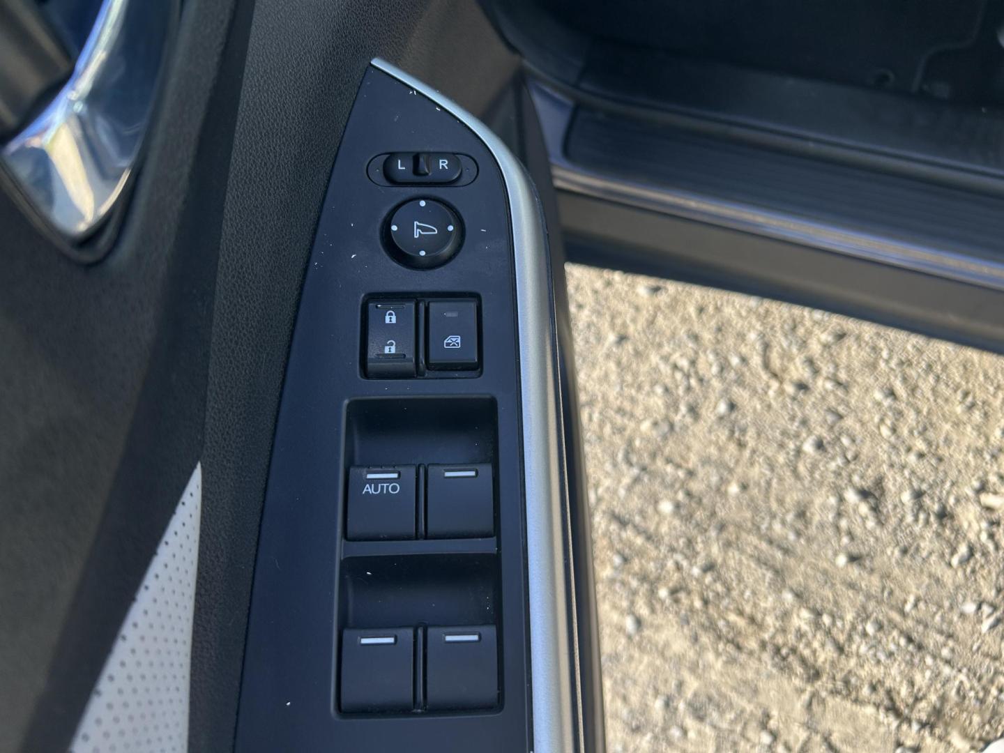 2016 GRAY /Gray Honda CR-V EX-L AWD (5J6RM4H76GL) with an 2.4L L4 DOHC 16V engine, CVT transmission, located at 506 S. Kingshighway, Cape Girardeau, MO, 63703, (573) 235-5000, 37.294991, -89.553635 - 2016 Honda CR-V EX-L 219xxx miles All Wheel Drive 2.4L 4 Cyl. Automatic Leather Backup Camera Power/Heated Seats Sunroof Bluetooth Cruise Power Windows/Locks/Mirrors We have financing available and we accept trades! Fill out a credit application on our website or come by today! If you h - Photo#26