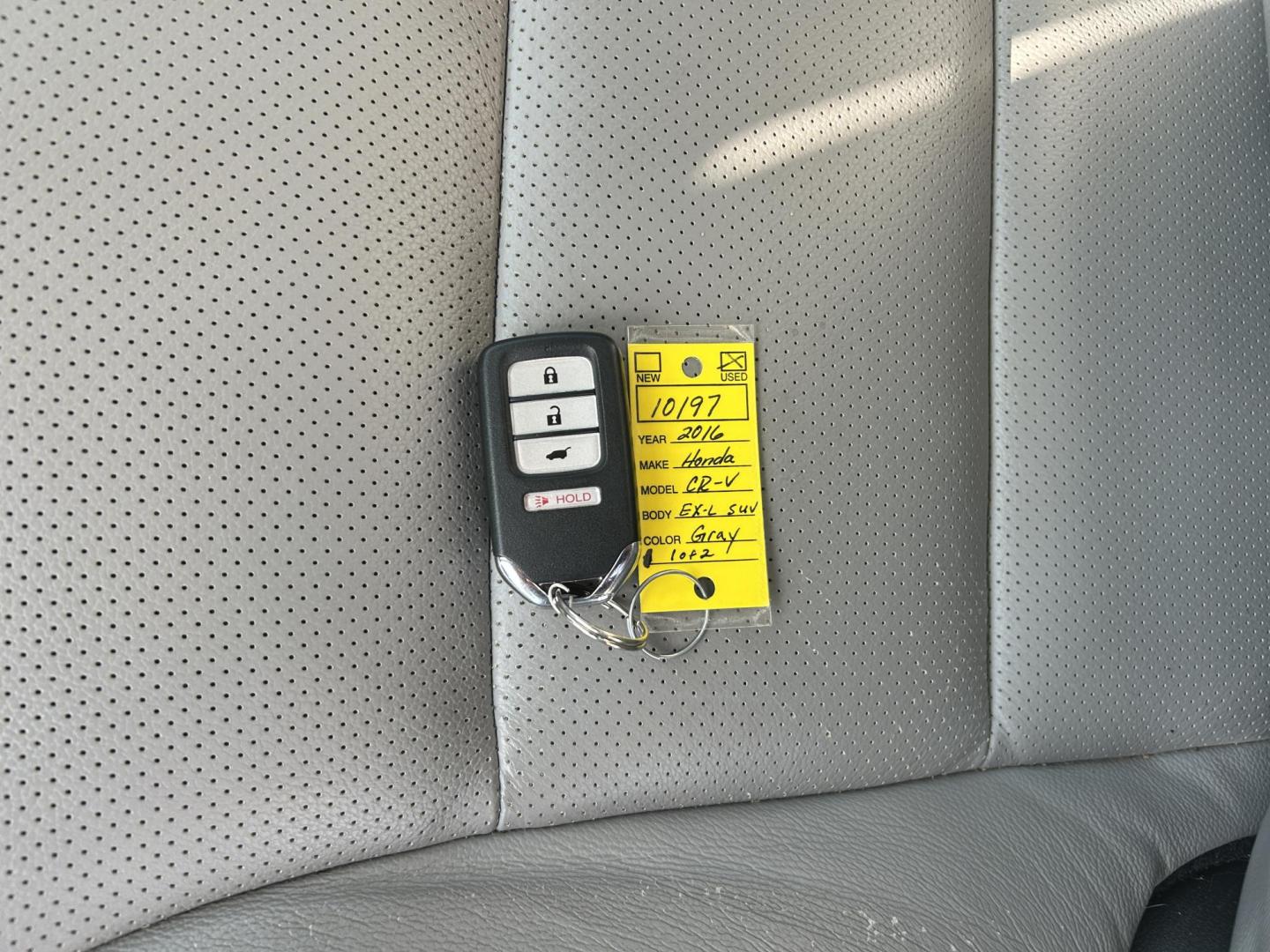 2016 GRAY /Gray Honda CR-V EX-L AWD (5J6RM4H76GL) with an 2.4L L4 DOHC 16V engine, CVT transmission, located at 506 S. Kingshighway, Cape Girardeau, MO, 63703, (573) 235-5000, 37.294991, -89.553635 - 2016 Honda CR-V EX-L 219xxx miles All Wheel Drive 2.4L 4 Cyl. Automatic Leather Backup Camera Power/Heated Seats Sunroof Bluetooth Cruise Power Windows/Locks/Mirrors We have financing available and we accept trades! Fill out a credit application on our website or come by today! If you h - Photo#3