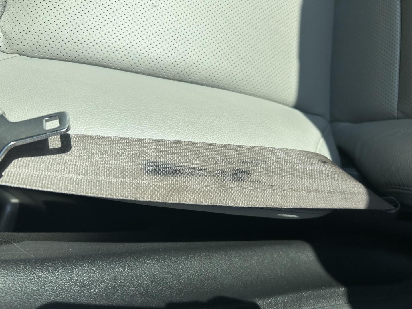 2016 GRAY /Gray Honda CR-V EX-L AWD (5J6RM4H76GL) with an 2.4L L4 DOHC 16V engine, CVT transmission, located at 506 S. Kingshighway, Cape Girardeau, MO, 63703, (573) 235-5000, 37.294991, -89.553635 - 2016 Honda CR-V EX-L 219xxx miles All Wheel Drive 2.4L 4 Cyl. Automatic Leather Backup Camera Power/Heated Seats Sunroof Bluetooth Cruise Power Windows/Locks/Mirrors We have financing available and we accept trades! Fill out a credit application on our website or come by today! If you h - Photo#47