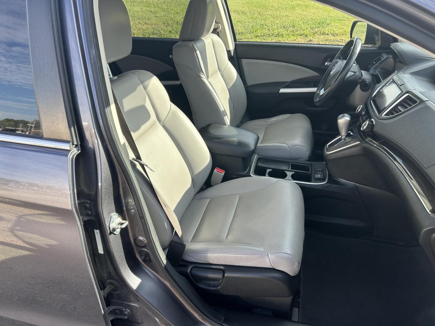 2016 GRAY /Gray Honda CR-V EX-L AWD (5J6RM4H76GL) with an 2.4L L4 DOHC 16V engine, CVT transmission, located at 506 S. Kingshighway, Cape Girardeau, MO, 63703, (573) 235-5000, 37.294991, -89.553635 - 2016 Honda CR-V EX-L 219xxx miles All Wheel Drive 2.4L 4 Cyl. Automatic Leather Backup Camera Power/Heated Seats Sunroof Bluetooth Cruise Power Windows/Locks/Mirrors We have financing available and we accept trades! Fill out a credit application on our website or come by today! If you h - Photo#25