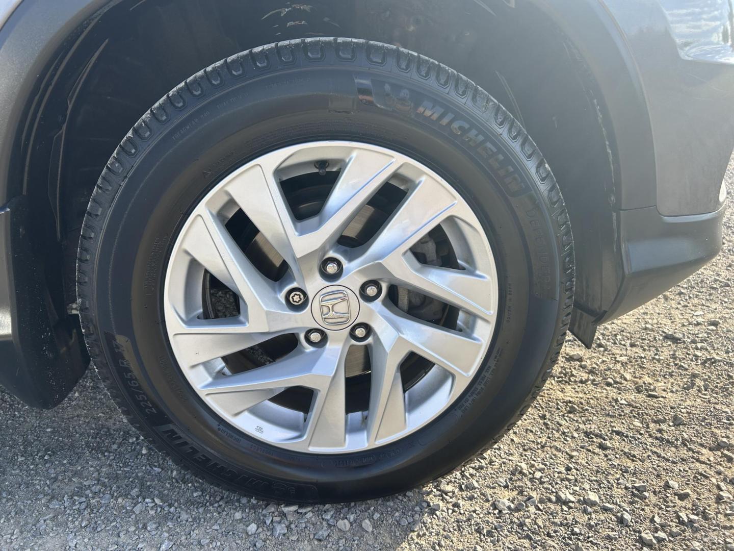 2016 GRAY /Gray Honda CR-V EX-L AWD (5J6RM4H76GL) with an 2.4L L4 DOHC 16V engine, CVT transmission, located at 506 S. Kingshighway, Cape Girardeau, MO, 63703, (573) 235-5000, 37.294991, -89.553635 - 2016 Honda CR-V EX-L 219xxx miles All Wheel Drive 2.4L 4 Cyl. Automatic Leather Backup Camera Power/Heated Seats Sunroof Bluetooth Cruise Power Windows/Locks/Mirrors We have financing available and we accept trades! Fill out a credit application on our website or come by today! If you h - Photo#44