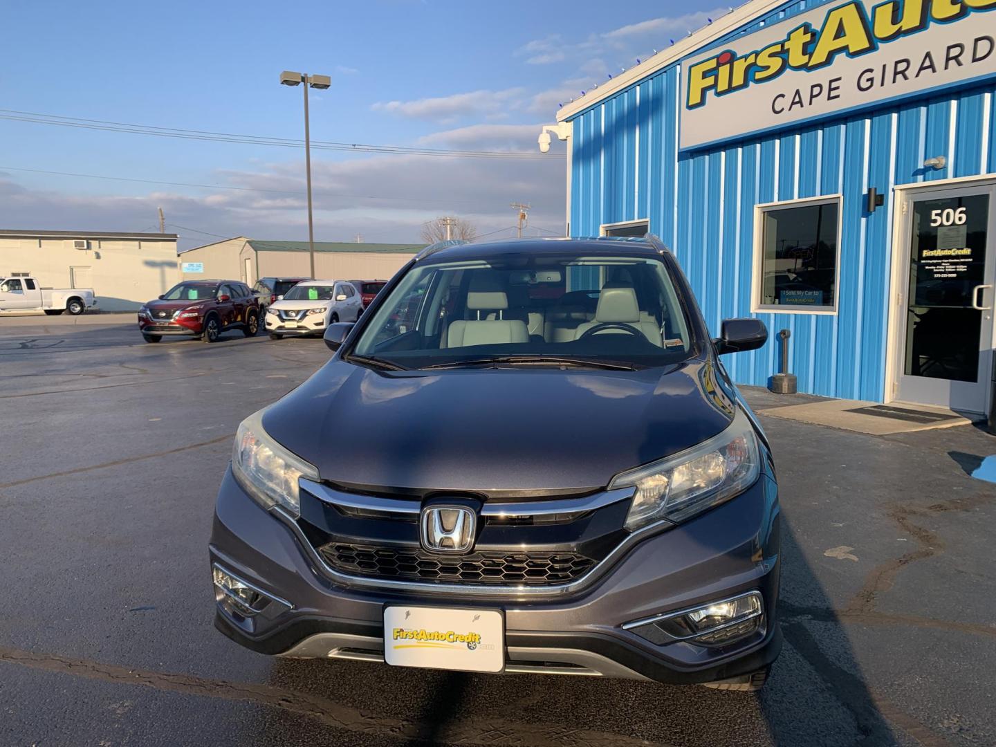2016 GRAY /Gray Honda CR-V EX-L AWD (5J6RM4H76GL) with an 2.4L L4 DOHC 16V engine, CVT transmission, located at 506 S. Kingshighway, Cape Girardeau, MO, 63703, (573) 235-5000, 37.294991, -89.553635 - 2016 Honda CR-V EX-L 219xxx miles All Wheel Drive 2.4L 4 Cyl. Automatic Leather Backup Camera Power/Heated Seats Sunroof Bluetooth Cruise Power Windows/Locks/Mirrors We have financing available and we accept trades! Fill out a credit application on our website or come by today! If you h - Photo#1