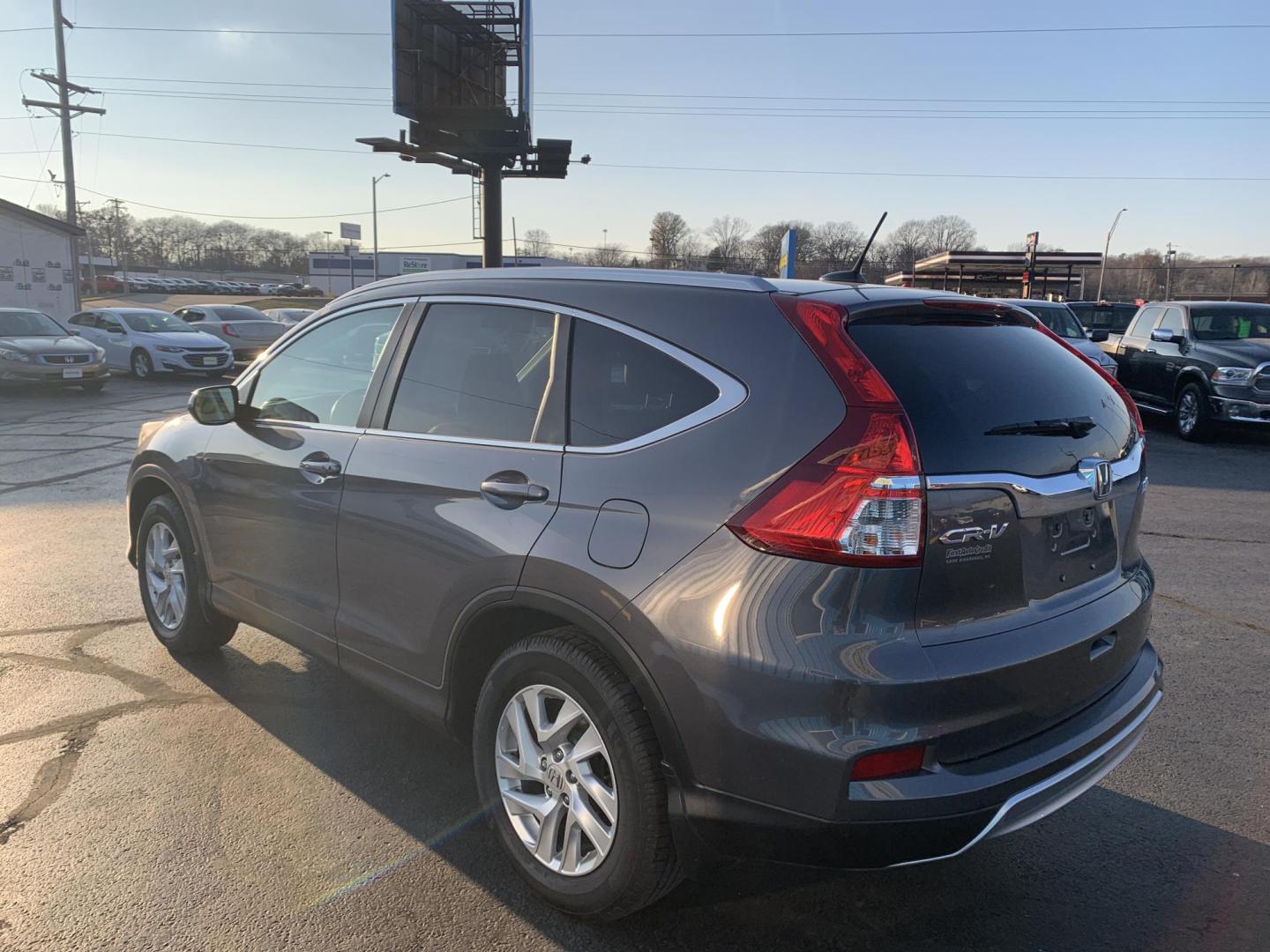 2016 GRAY /Gray Honda CR-V EX-L AWD (5J6RM4H76GL) with an 2.4L L4 DOHC 16V engine, CVT transmission, located at 506 S. Kingshighway, Cape Girardeau, MO, 63703, (573) 235-5000, 37.294991, -89.553635 - 2016 Honda CR-V EX-L 219xxx miles All Wheel Drive 2.4L 4 Cyl. Automatic Leather Backup Camera Power/Heated Seats Sunroof Bluetooth Cruise Power Windows/Locks/Mirrors We have financing available and we accept trades! Fill out a credit application on our website or come by today! If you h - Photo#4