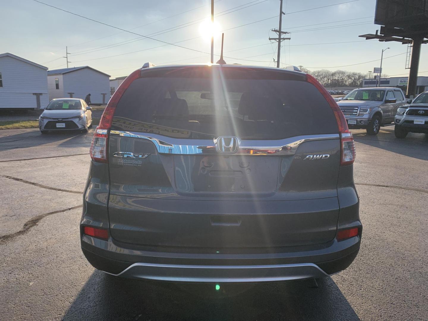 2016 GRAY /Gray Honda CR-V EX-L AWD (5J6RM4H76GL) with an 2.4L L4 DOHC 16V engine, CVT transmission, located at 506 S. Kingshighway, Cape Girardeau, MO, 63703, (573) 235-5000, 37.294991, -89.553635 - 2016 Honda CR-V EX-L 219xxx miles All Wheel Drive 2.4L 4 Cyl. Automatic Leather Backup Camera Power/Heated Seats Sunroof Bluetooth Cruise Power Windows/Locks/Mirrors We have financing available and we accept trades! Fill out a credit application on our website or come by today! If you h - Photo#5