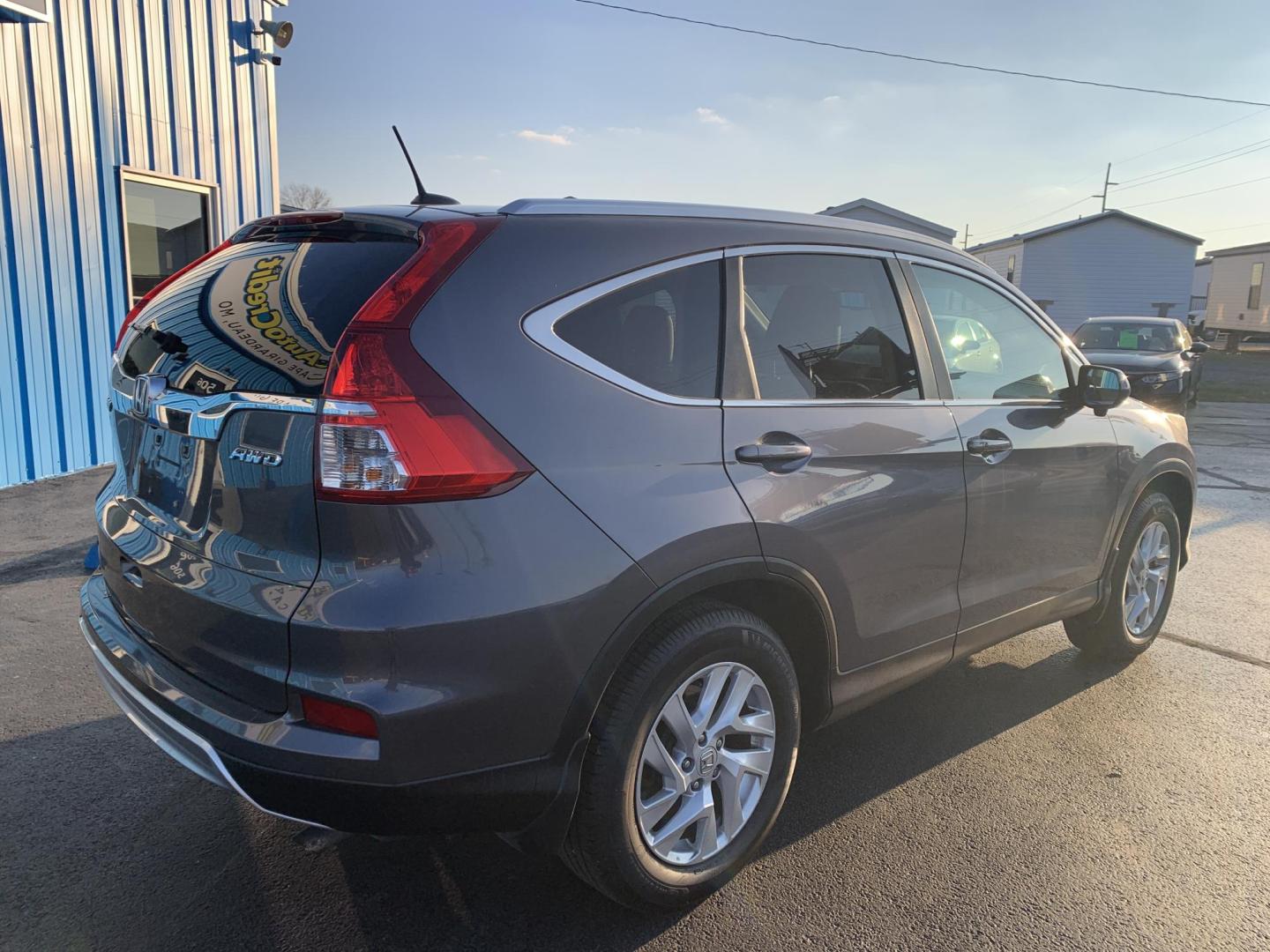 2016 GRAY /Gray Honda CR-V EX-L AWD (5J6RM4H76GL) with an 2.4L L4 DOHC 16V engine, CVT transmission, located at 506 S. Kingshighway, Cape Girardeau, MO, 63703, (573) 235-5000, 37.294991, -89.553635 - 2016 Honda CR-V EX-L 219xxx miles All Wheel Drive 2.4L 4 Cyl. Automatic Leather Backup Camera Power/Heated Seats Sunroof Bluetooth Cruise Power Windows/Locks/Mirrors We have financing available and we accept trades! Fill out a credit application on our website or come by today! If you h - Photo#7
